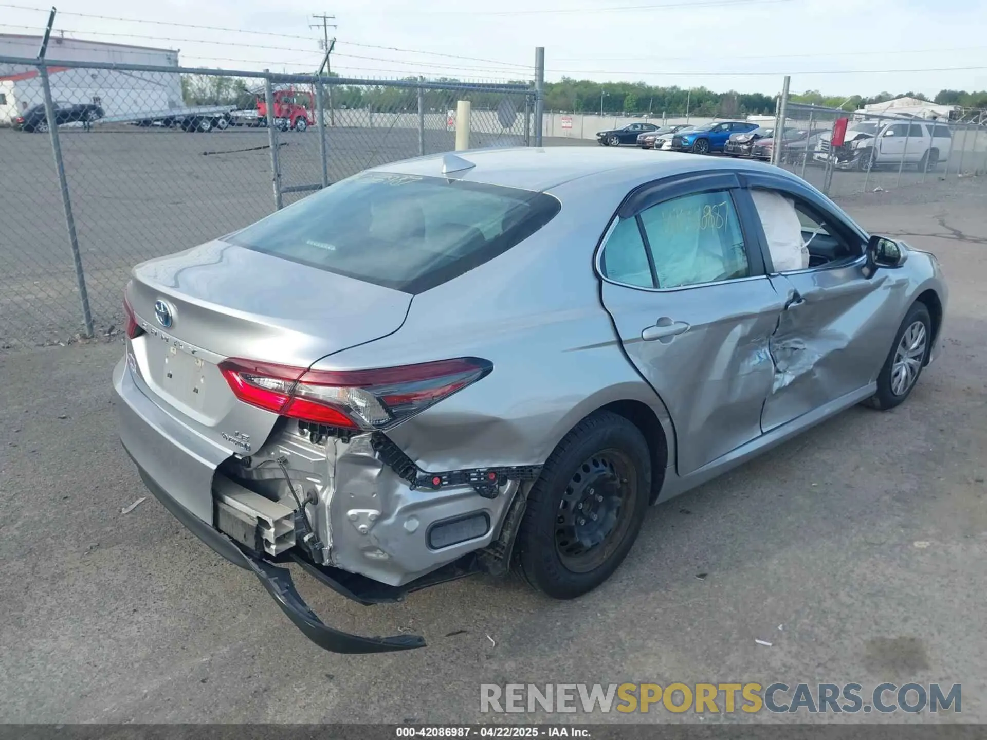 4 Photograph of a damaged car 4T1C31AK7PU600815 TOYOTA CAMRY 2023