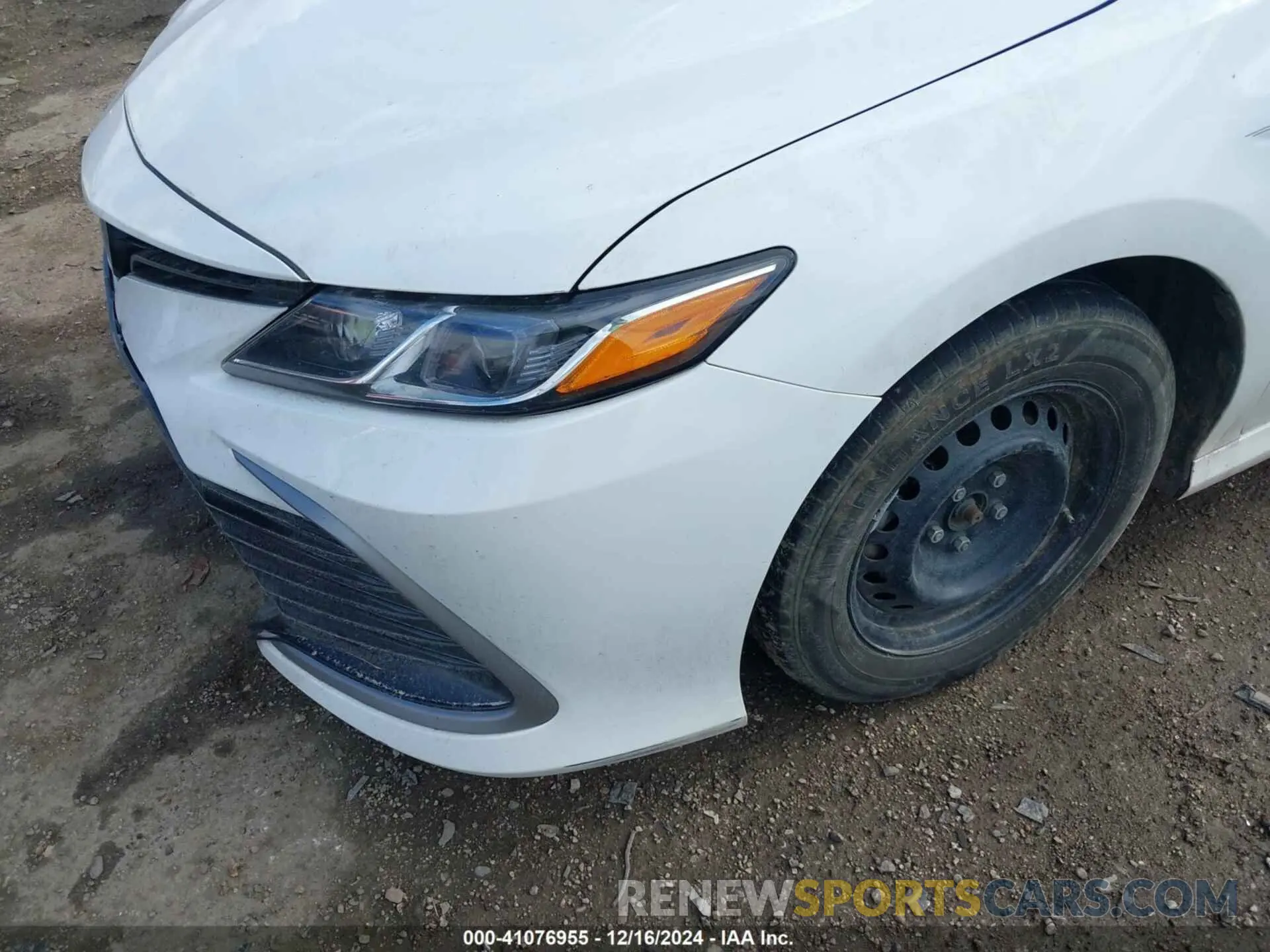 18 Photograph of a damaged car 4T1C31AK7PU611068 TOYOTA CAMRY 2023