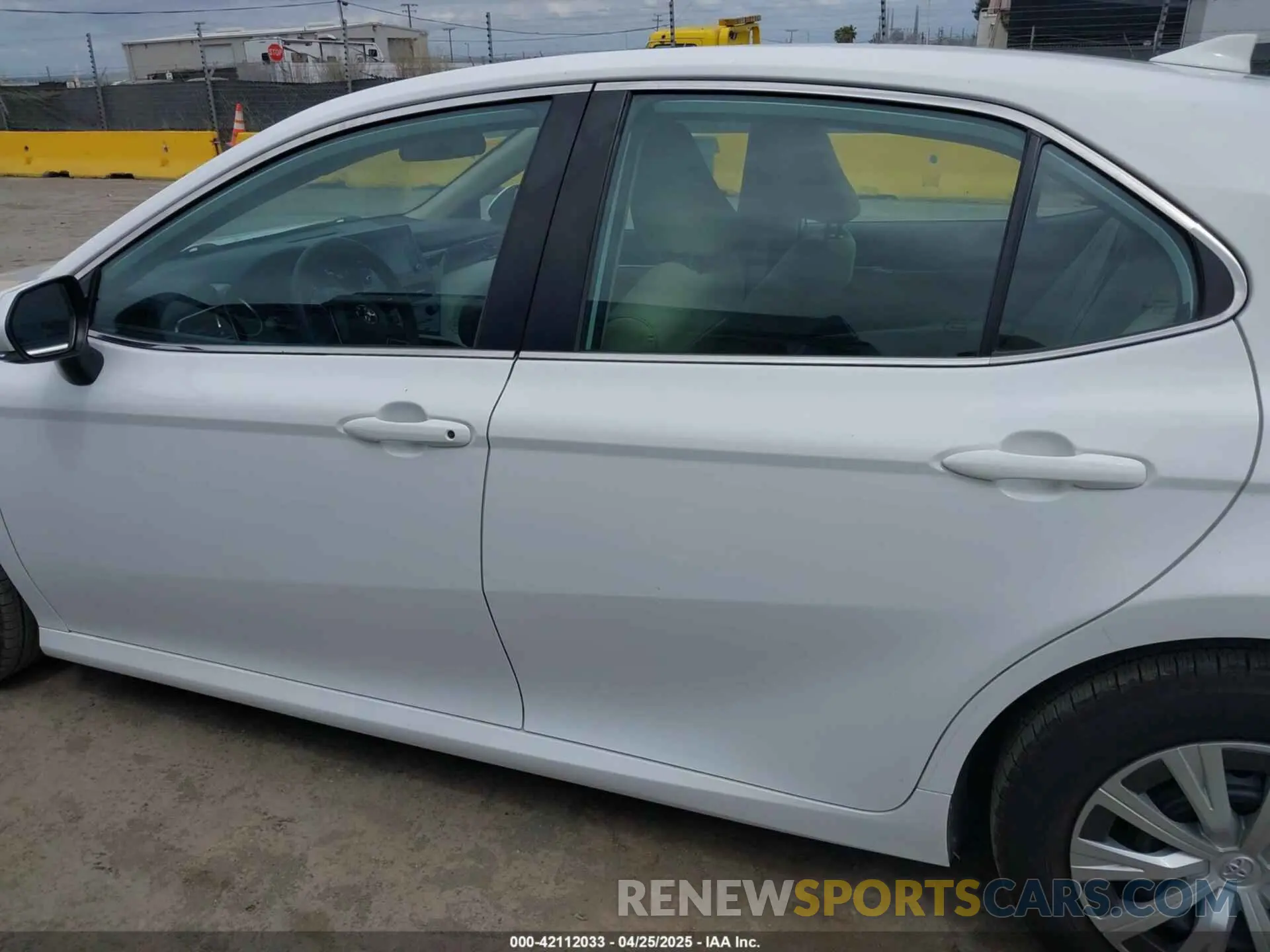 14 Фотография поврежденного автомобиля 4T1C31AKXPU610089 TOYOTA CAMRY 2023
