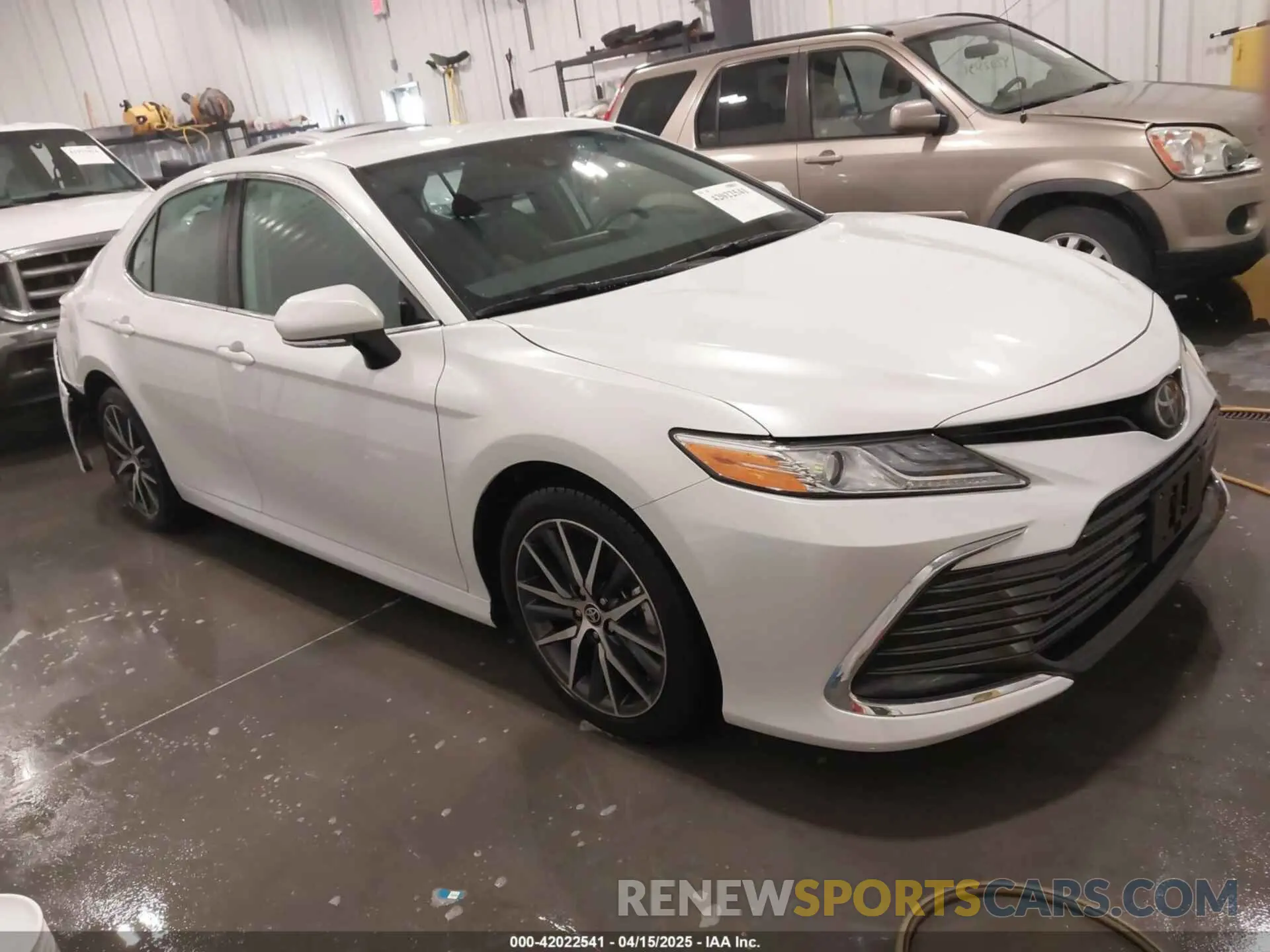 1 Фотография поврежденного автомобиля 4T1F11AK3PU170901 TOYOTA CAMRY 2023