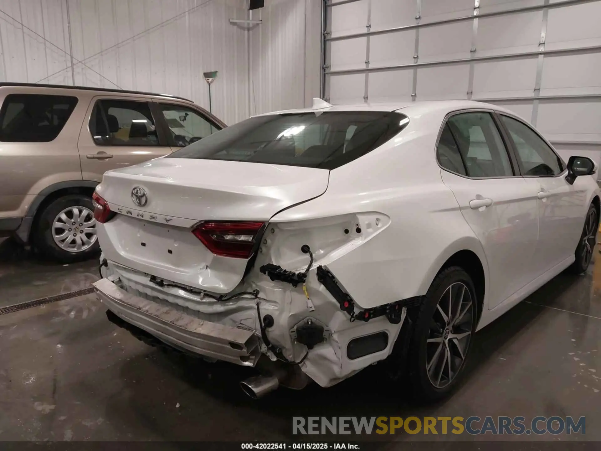 6 Фотография поврежденного автомобиля 4T1F11AK3PU170901 TOYOTA CAMRY 2023