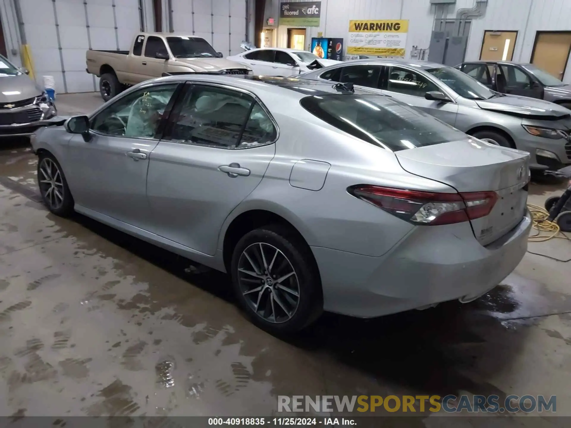 3 Фотография поврежденного автомобиля 4T1F11AK7PU806235 TOYOTA CAMRY 2023