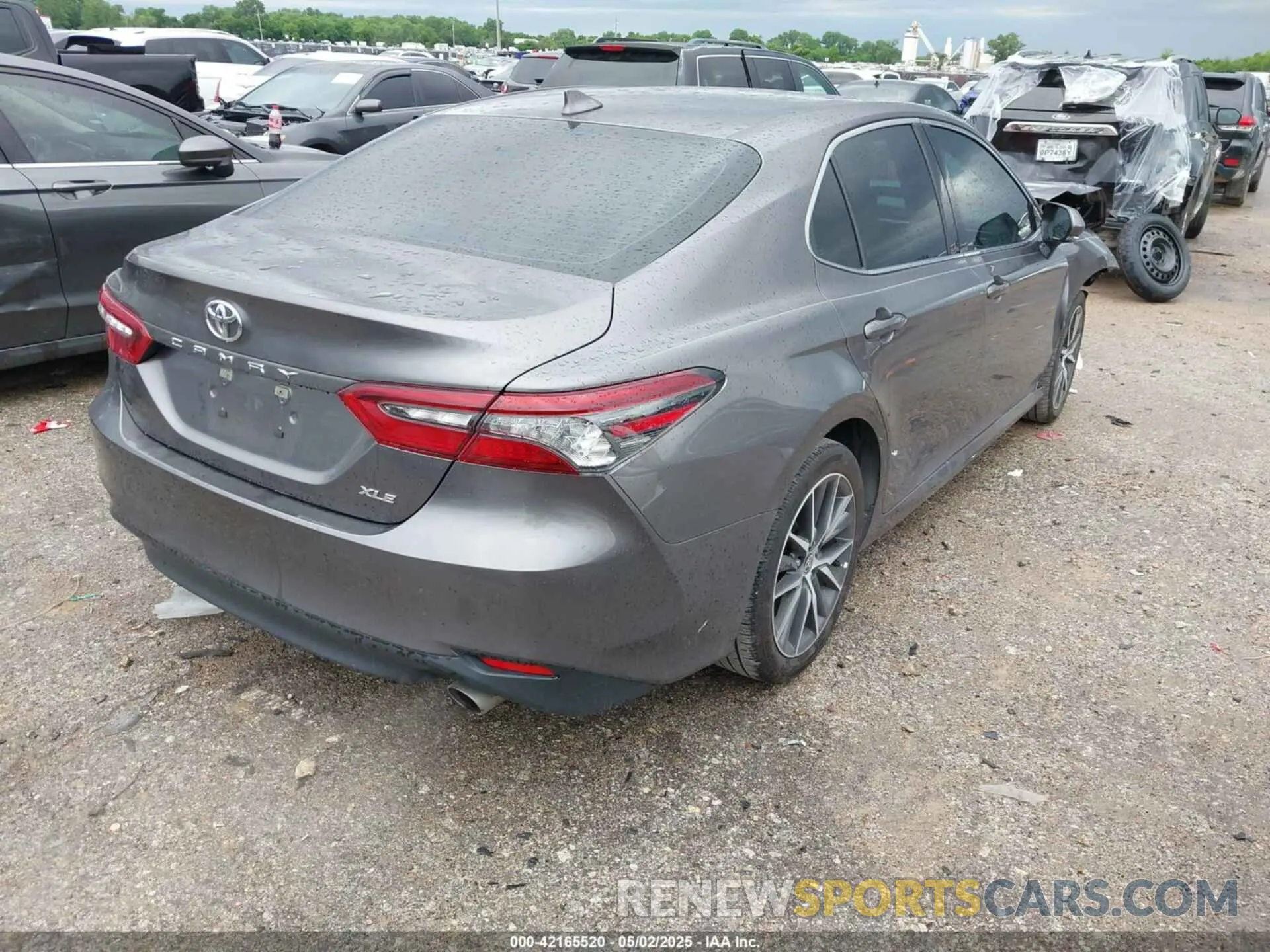 4 Photograph of a damaged car 4T1F11AK7PU827697 TOYOTA CAMRY 2023