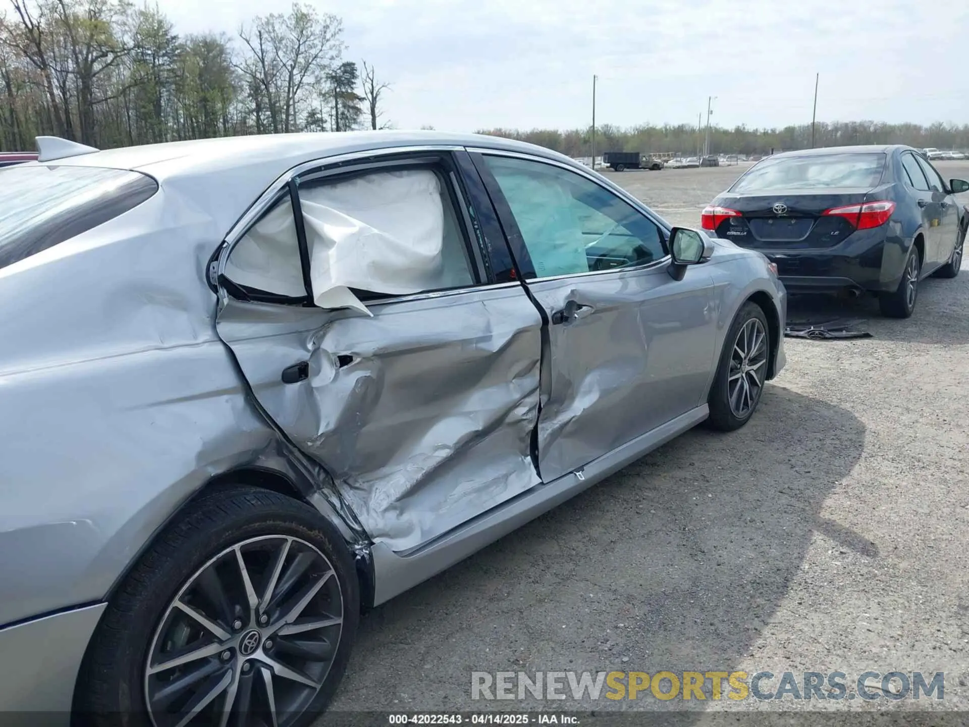6 Photograph of a damaged car 4T1F11AKXPU731417 TOYOTA CAMRY 2023
