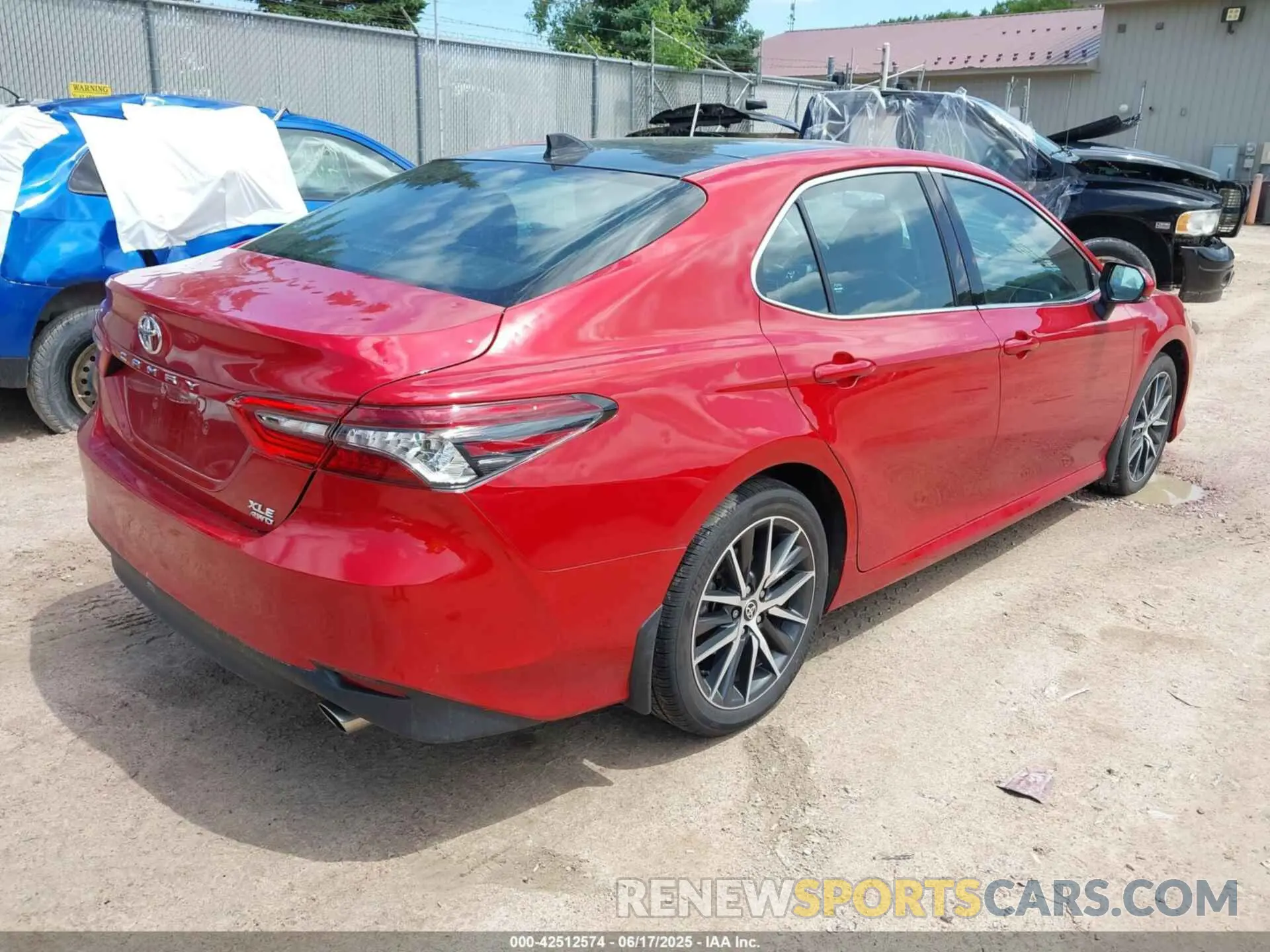 4 Фотография поврежденного автомобиля 4T1F11BK7PU078642 TOYOTA CAMRY 2023