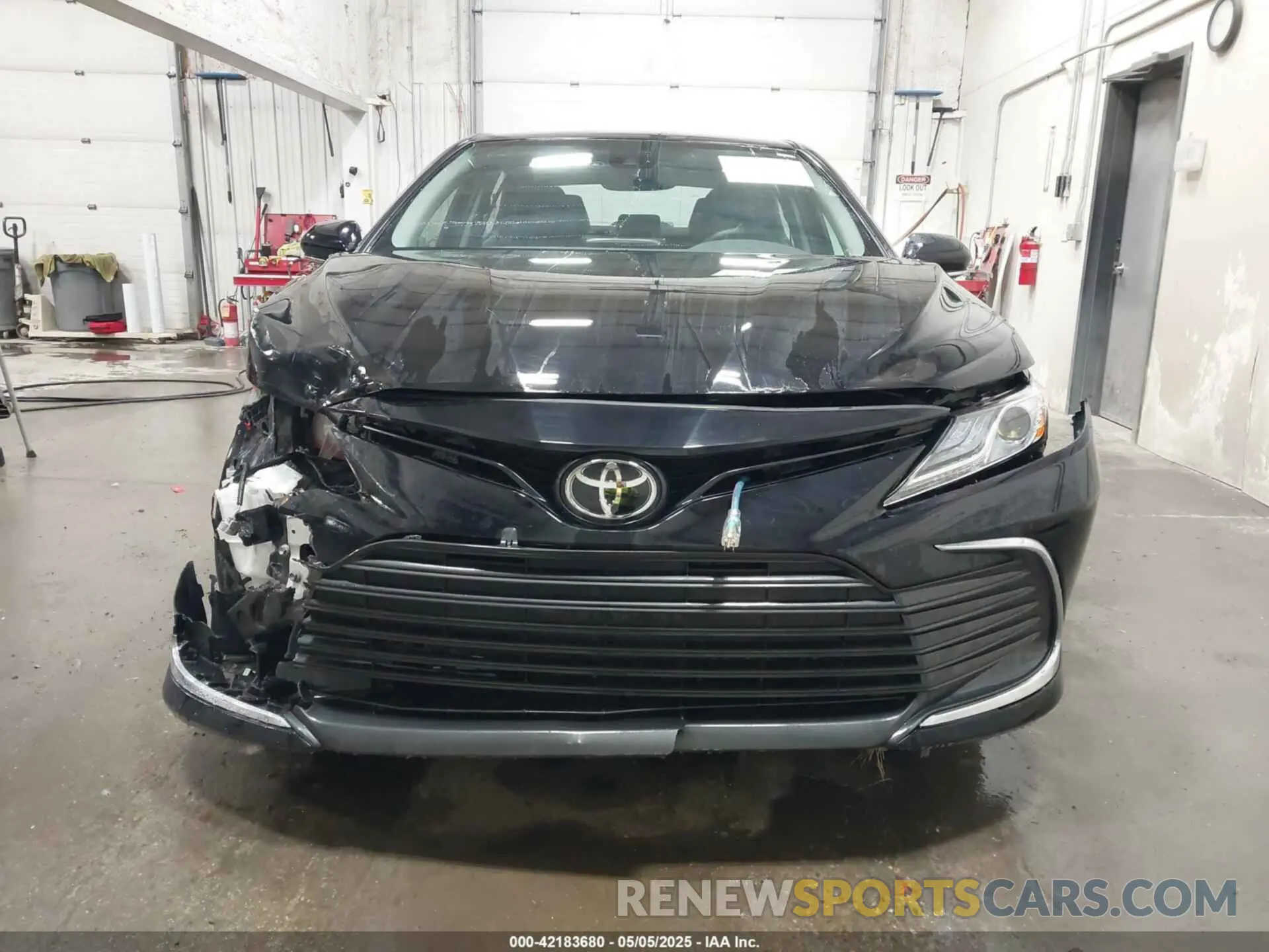 13 Фотография поврежденного автомобиля 4T1F11BK8PU104956 TOYOTA CAMRY 2023