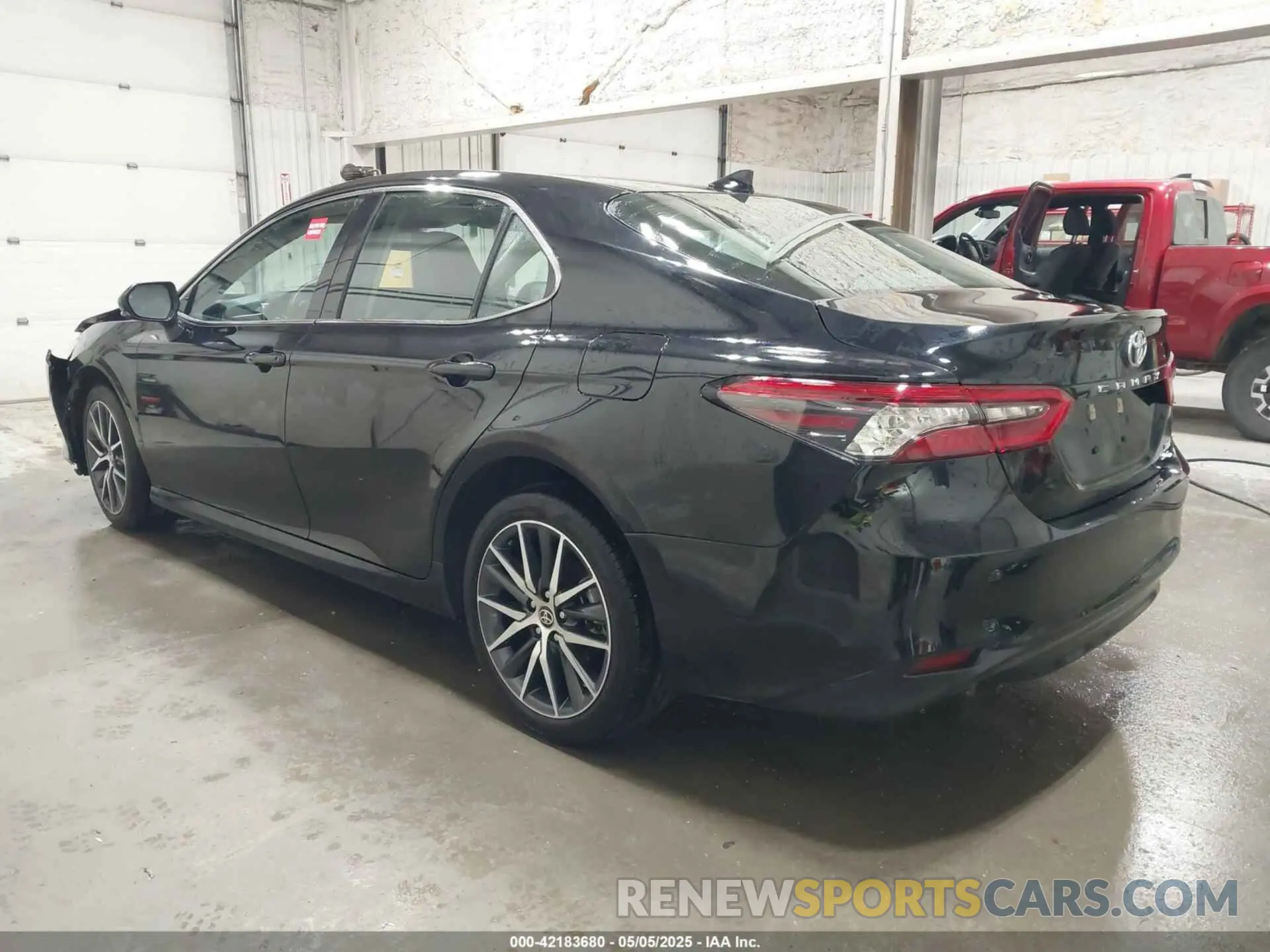 3 Фотография поврежденного автомобиля 4T1F11BK8PU104956 TOYOTA CAMRY 2023