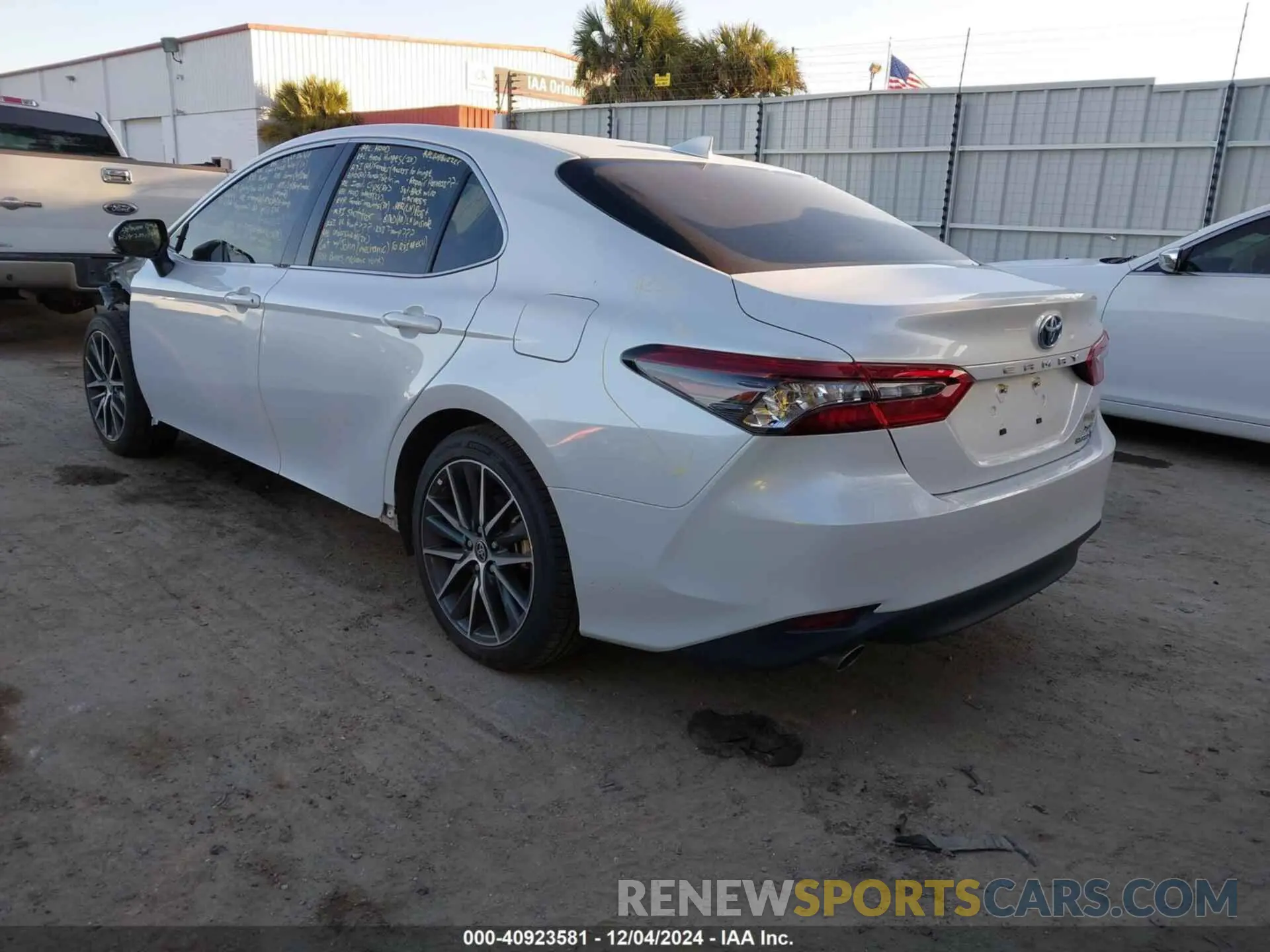 3 Фотография поврежденного автомобиля 4T1F31AK5PU615312 TOYOTA CAMRY 2023