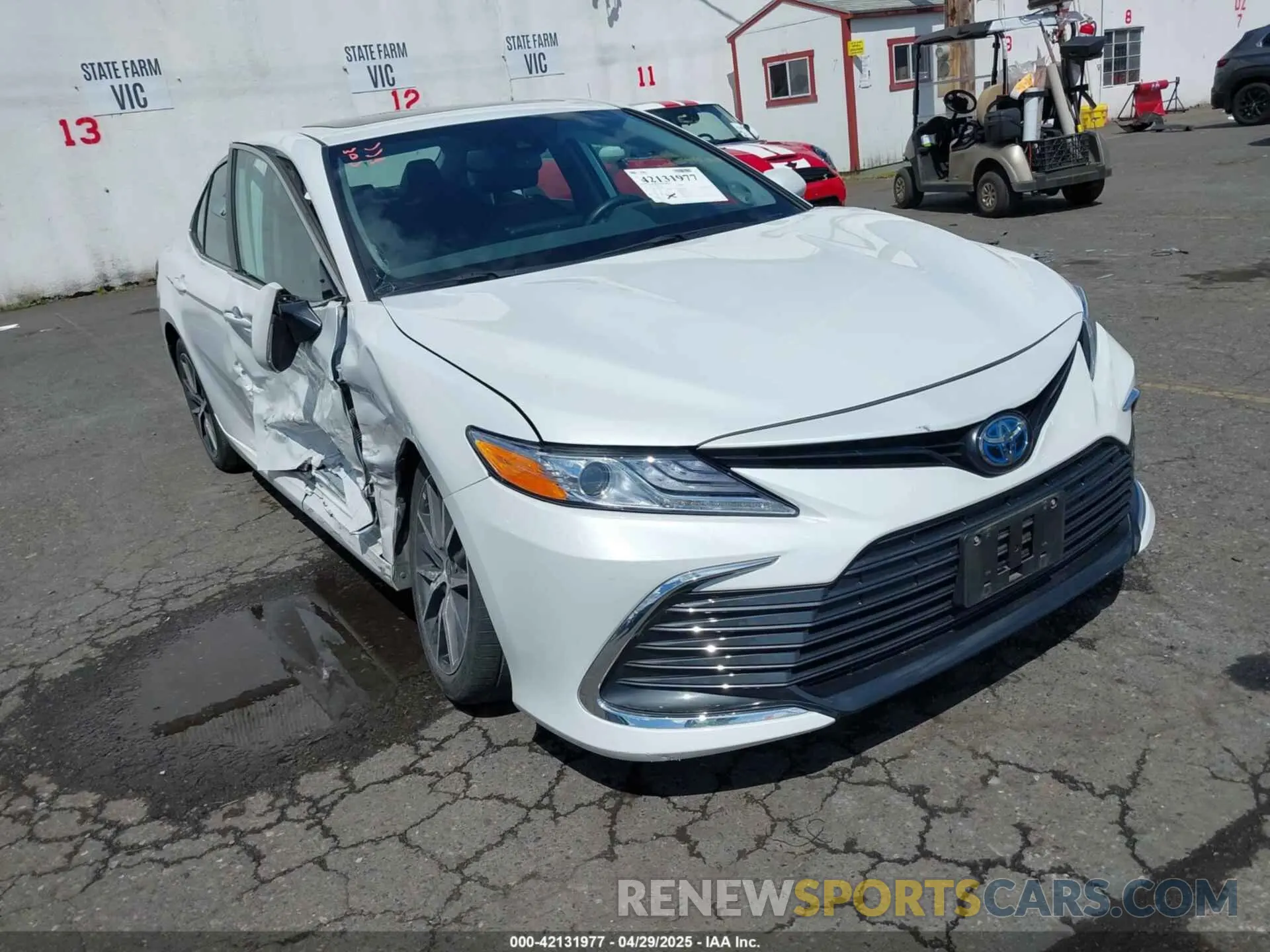 1 Photograph of a damaged car 4T1F31AK6PU615593 TOYOTA CAMRY 2023