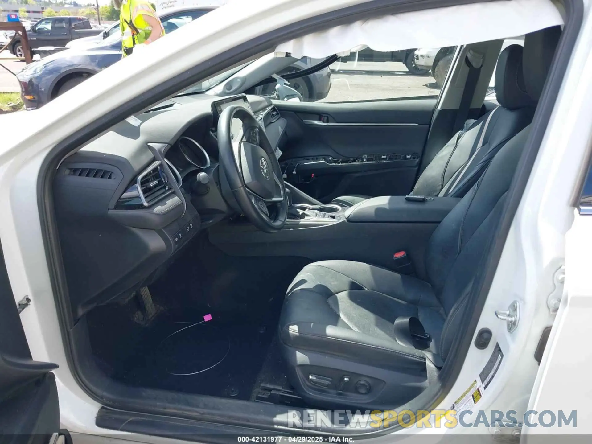 5 Photograph of a damaged car 4T1F31AK6PU615593 TOYOTA CAMRY 2023