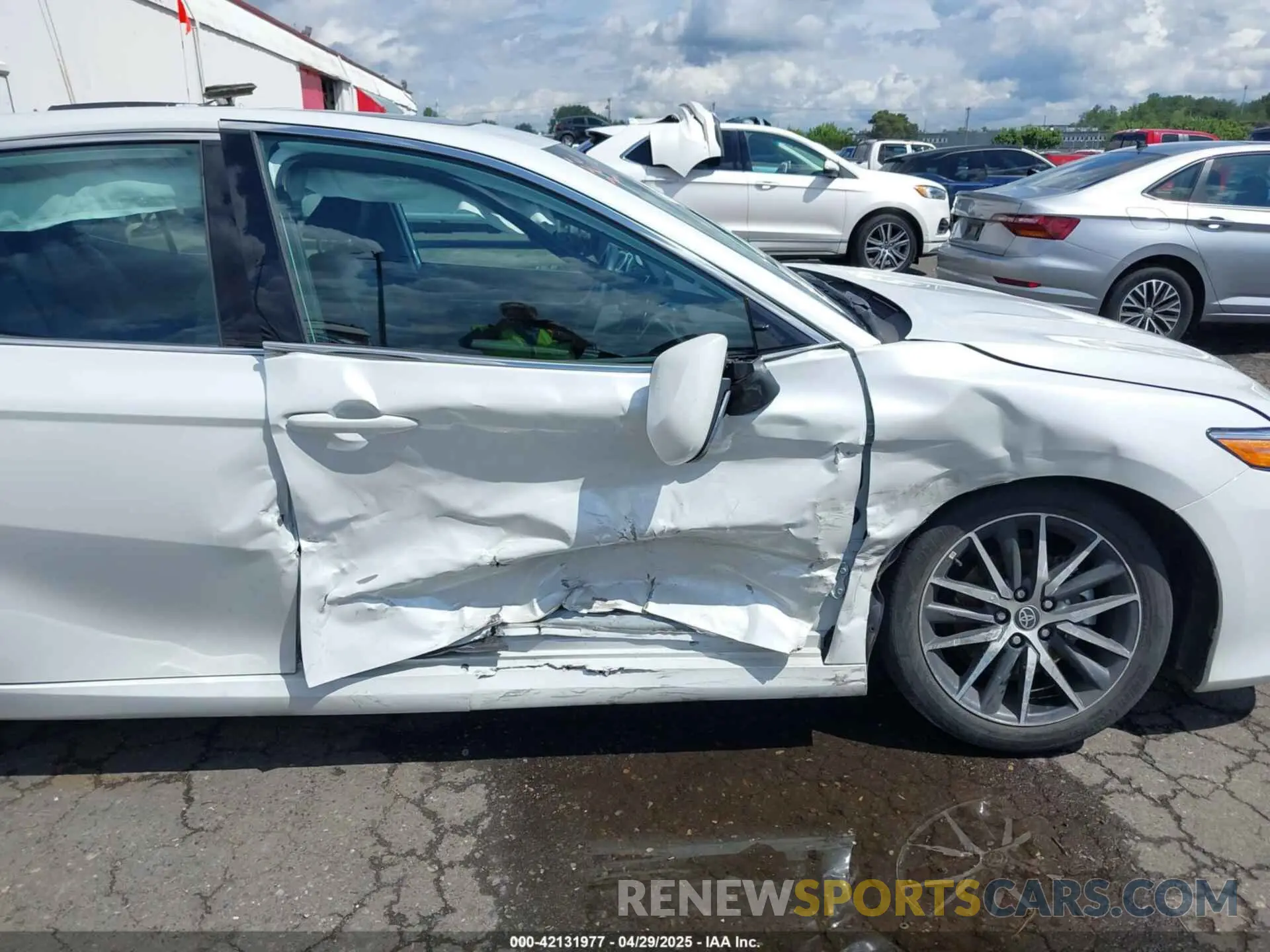 6 Photograph of a damaged car 4T1F31AK6PU615593 TOYOTA CAMRY 2023
