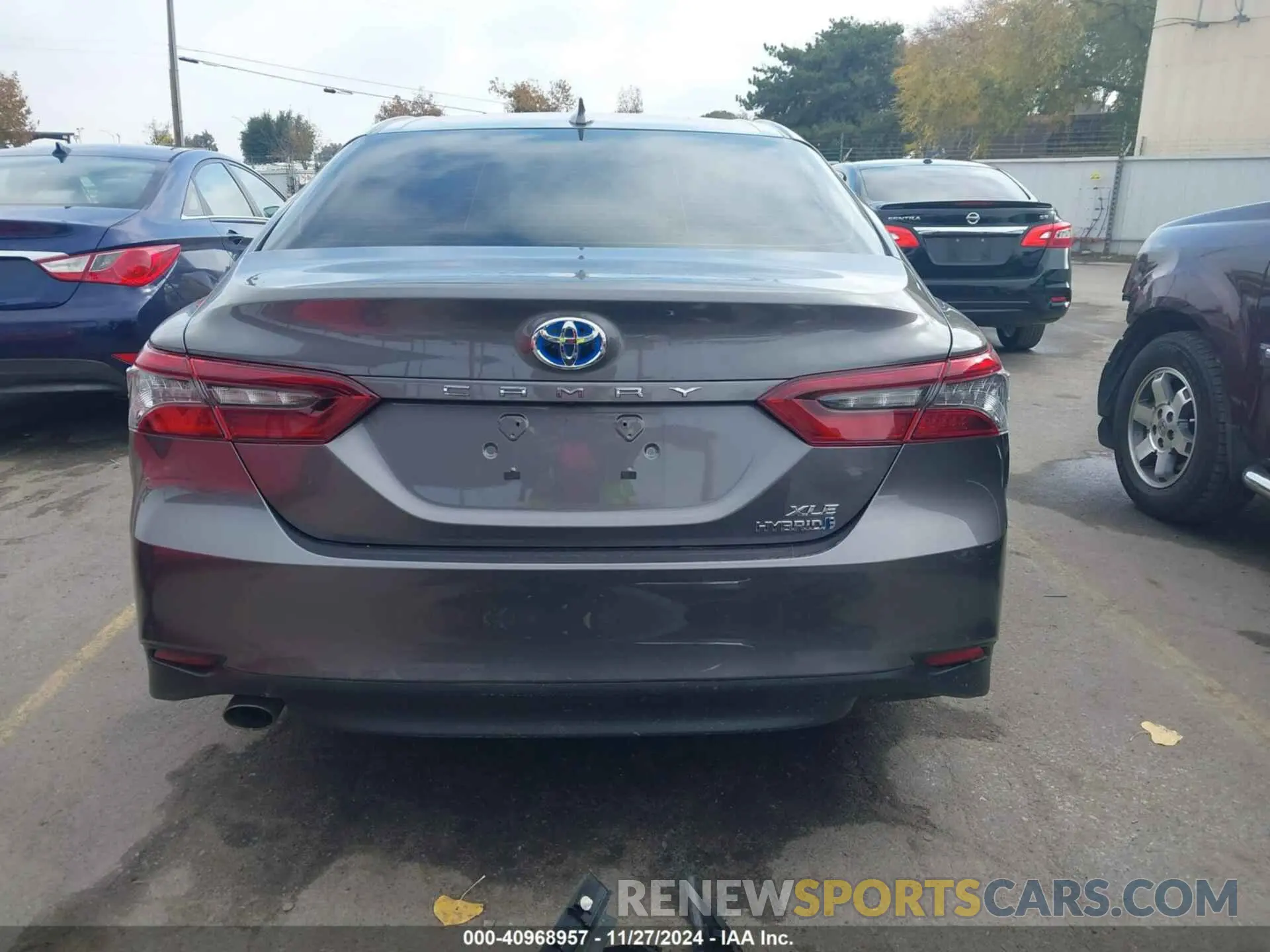 17 Photograph of a damaged car 4T1F31AK7PU607518 TOYOTA CAMRY 2023