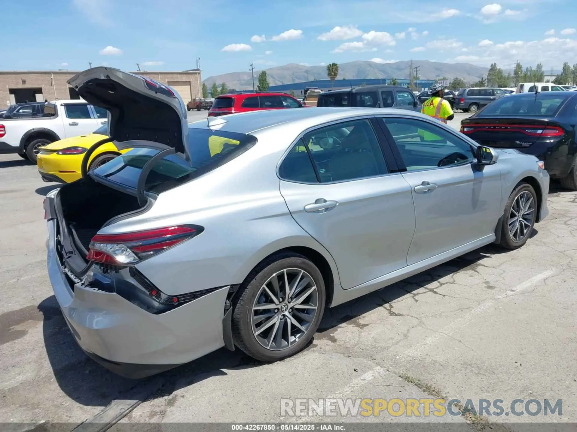 4 Photograph of a damaged car 4T1F31AK7PU613965 TOYOTA CAMRY 2023