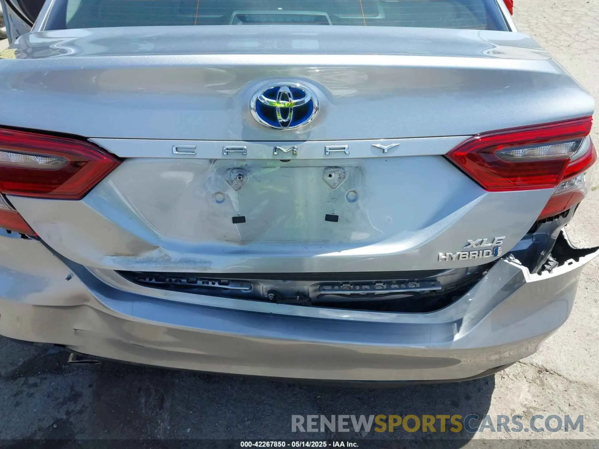 6 Photograph of a damaged car 4T1F31AK7PU613965 TOYOTA CAMRY 2023