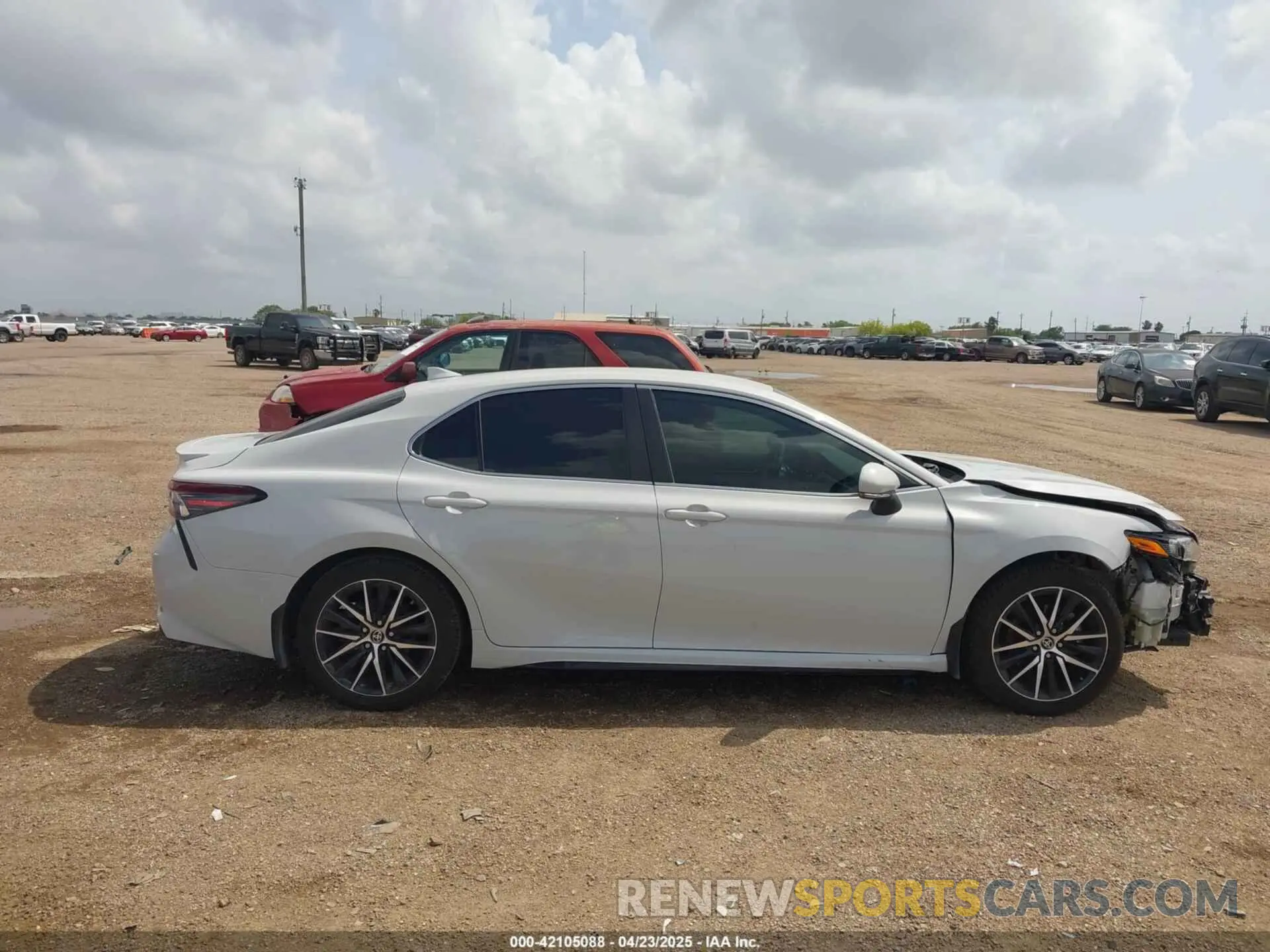 14 Фотография поврежденного автомобиля 4T1G11AK0PU121868 TOYOTA CAMRY 2023