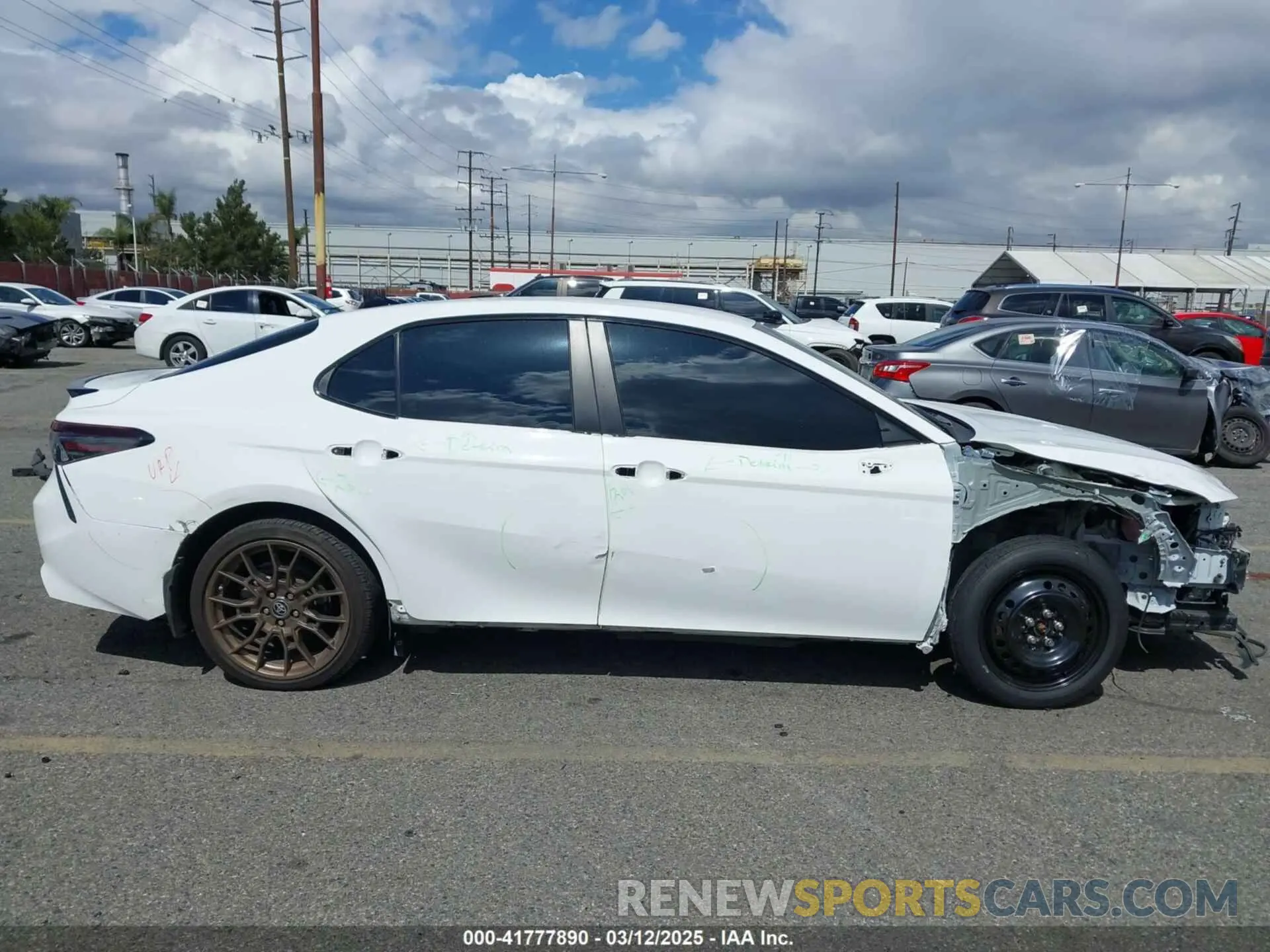 19 Фотография поврежденного автомобиля 4T1G11AK1PU119479 TOYOTA CAMRY 2023