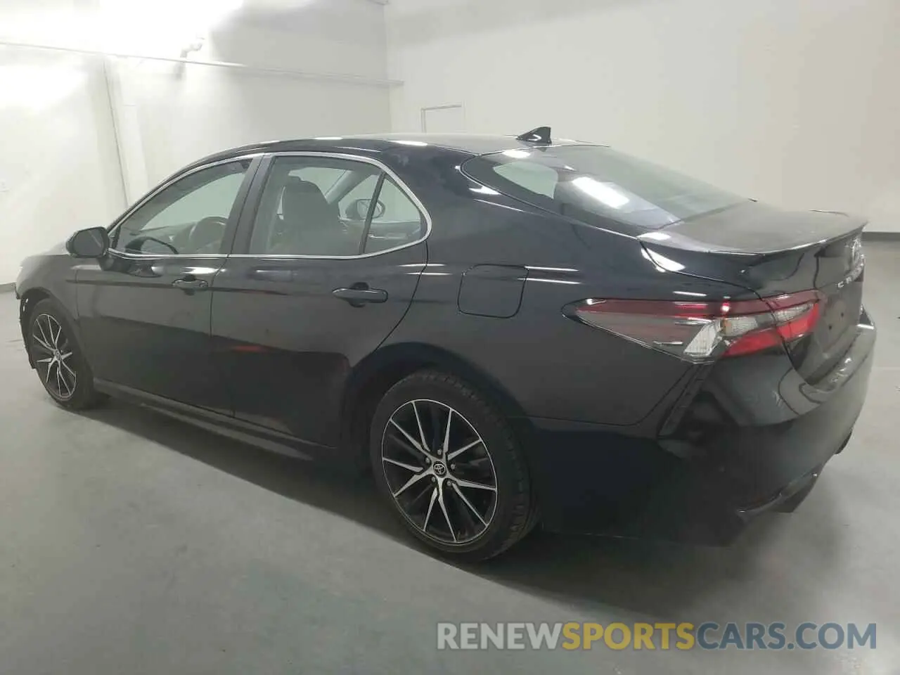 2 Фотография поврежденного автомобиля 4T1G11AK1PU187961 TOYOTA CAMRY 2023