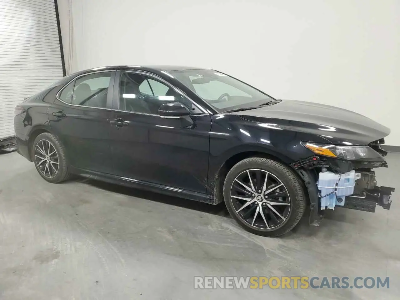 4 Фотография поврежденного автомобиля 4T1G11AK1PU187961 TOYOTA CAMRY 2023