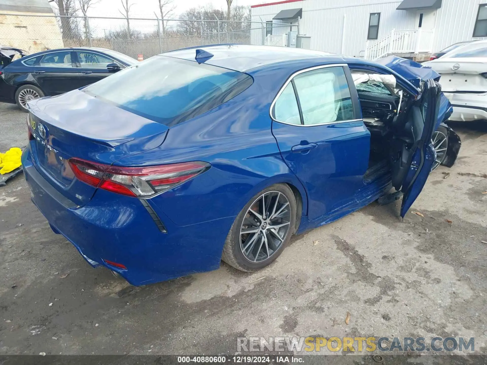 4 Фотография поврежденного автомобиля 4T1G11AK2PU086878 TOYOTA CAMRY 2023