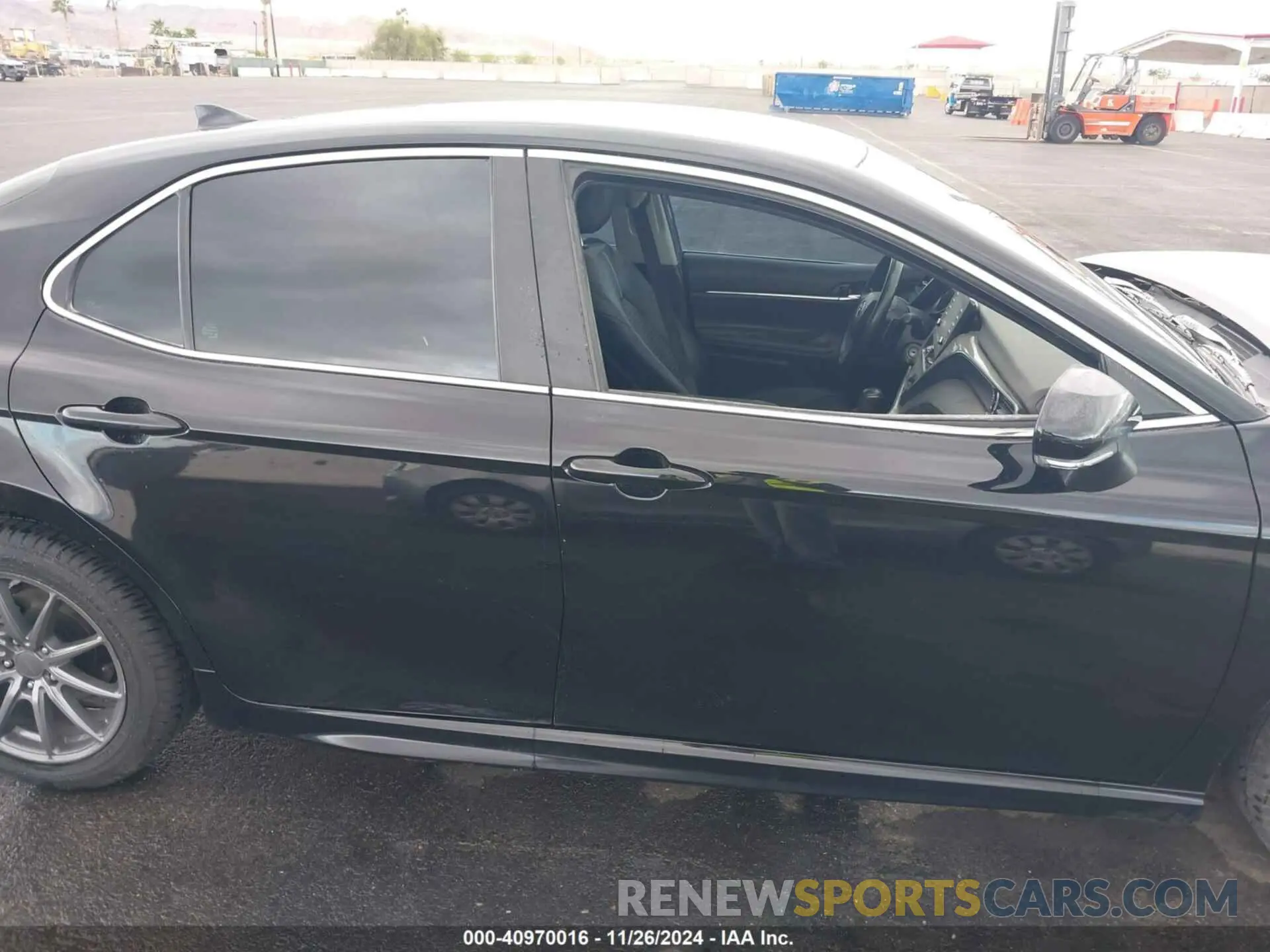 12 Фотография поврежденного автомобиля 4T1G11AK2PU724630 TOYOTA CAMRY 2023