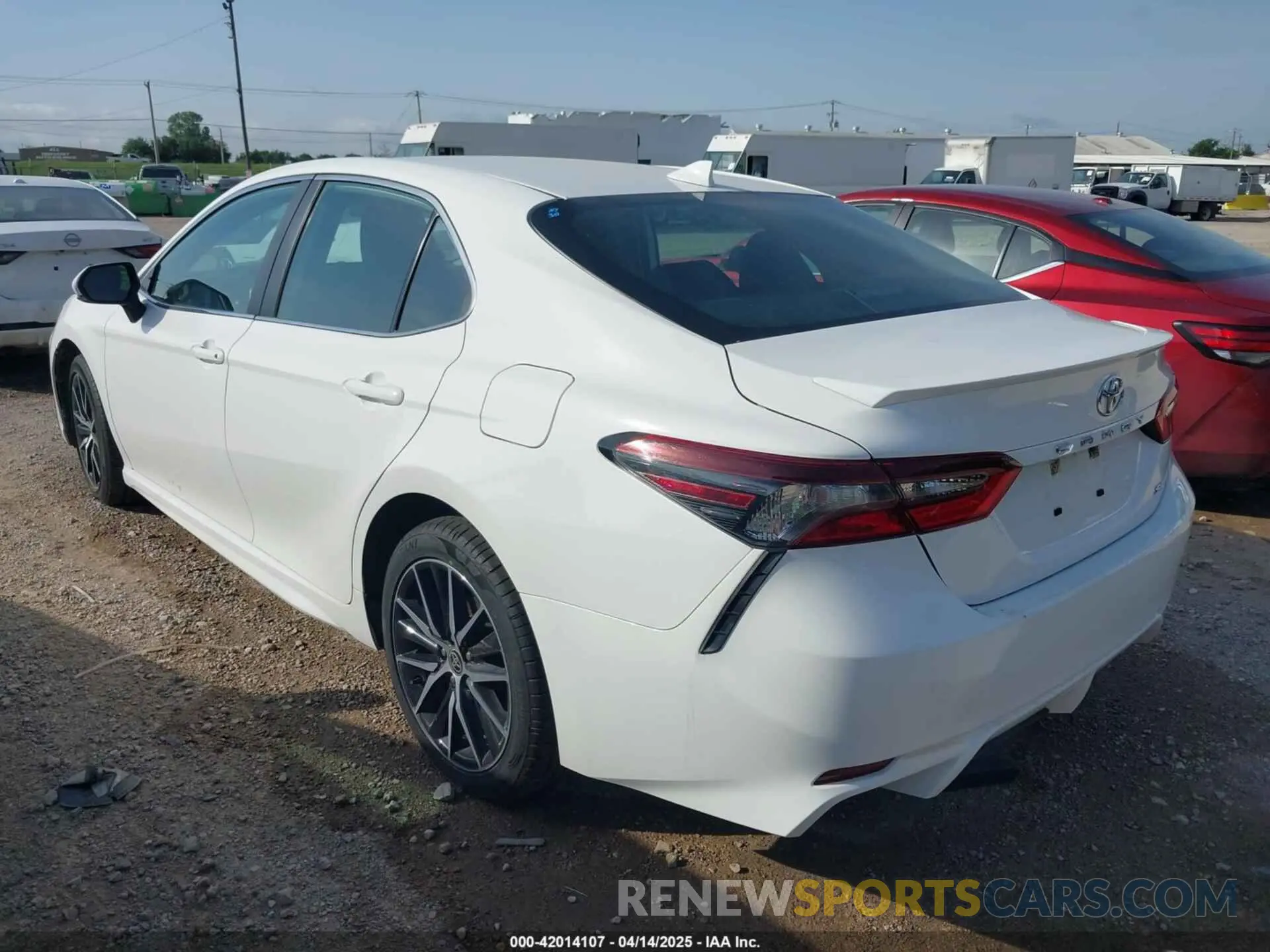 3 Фотография поврежденного автомобиля 4T1G11AK2PU749916 TOYOTA CAMRY 2023