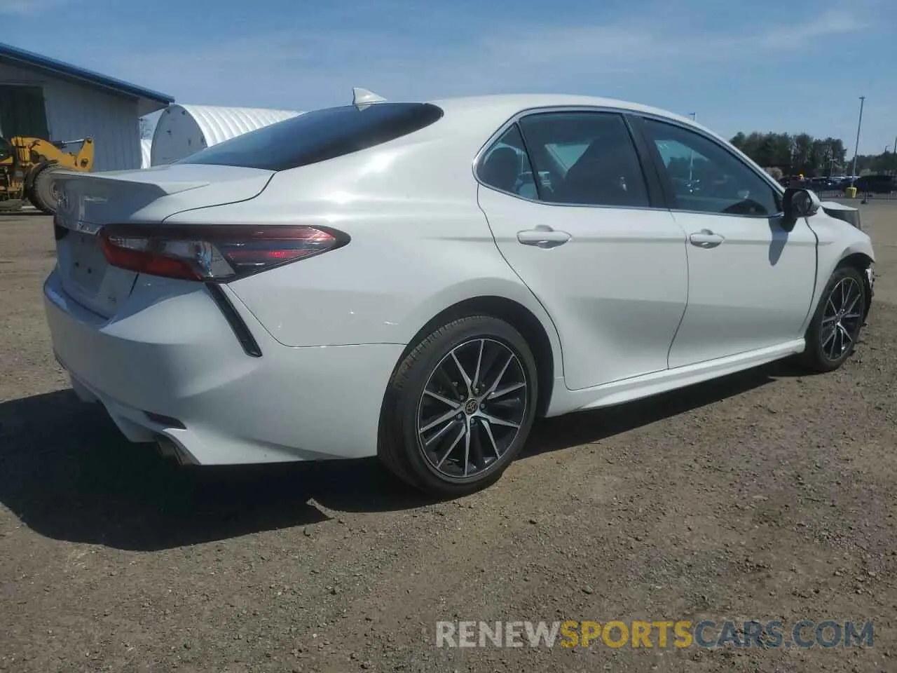 3 Фотография поврежденного автомобиля 4T1G11AK3PU162835 TOYOTA CAMRY 2023