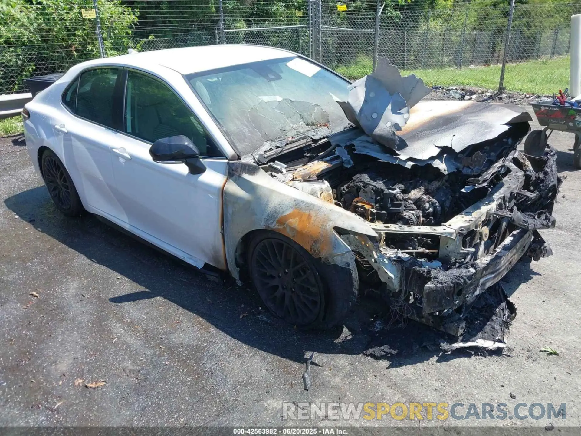 1 Фотография поврежденного автомобиля 4T1G11AK3PU749150 TOYOTA CAMRY 2023
