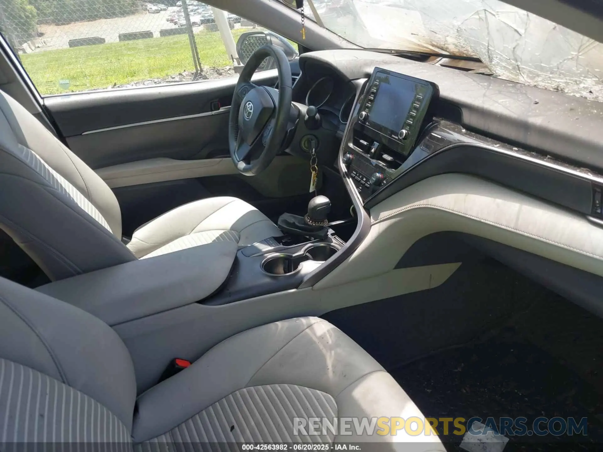 5 Фотография поврежденного автомобиля 4T1G11AK3PU749150 TOYOTA CAMRY 2023