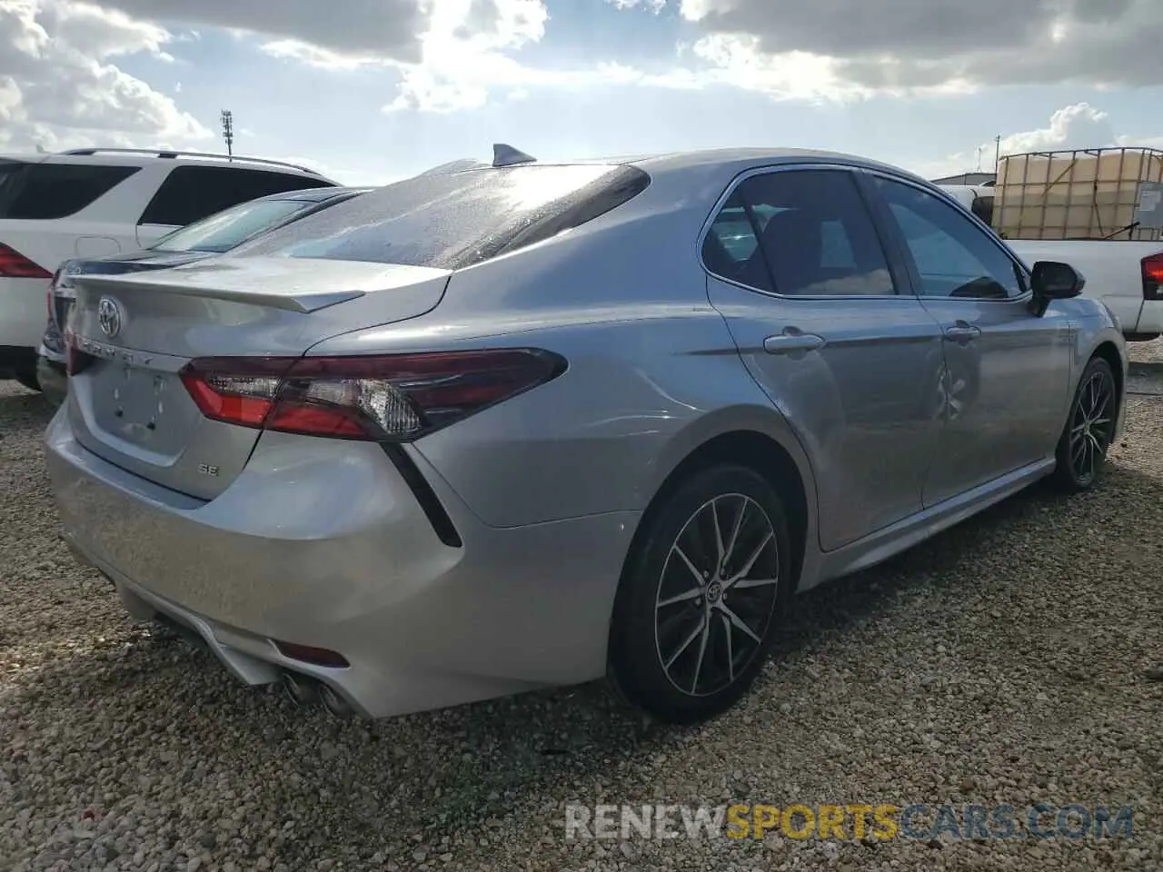 3 Фотография поврежденного автомобиля 4T1G11AK3PU758446 TOYOTA CAMRY 2023