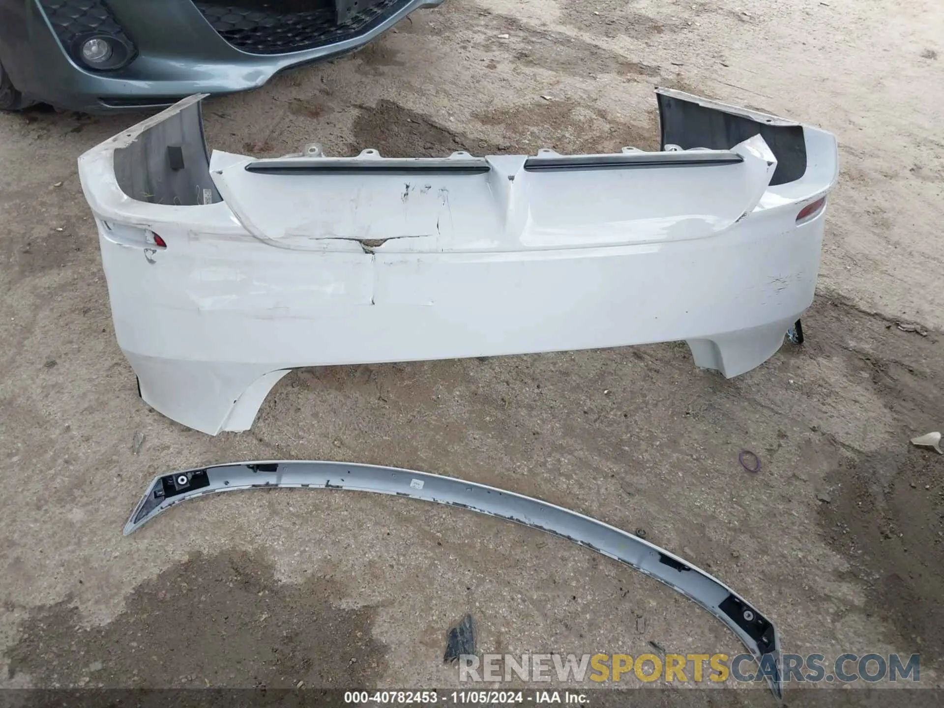 12 Фотография поврежденного автомобиля 4T1G11AK3PU808276 TOYOTA CAMRY 2023