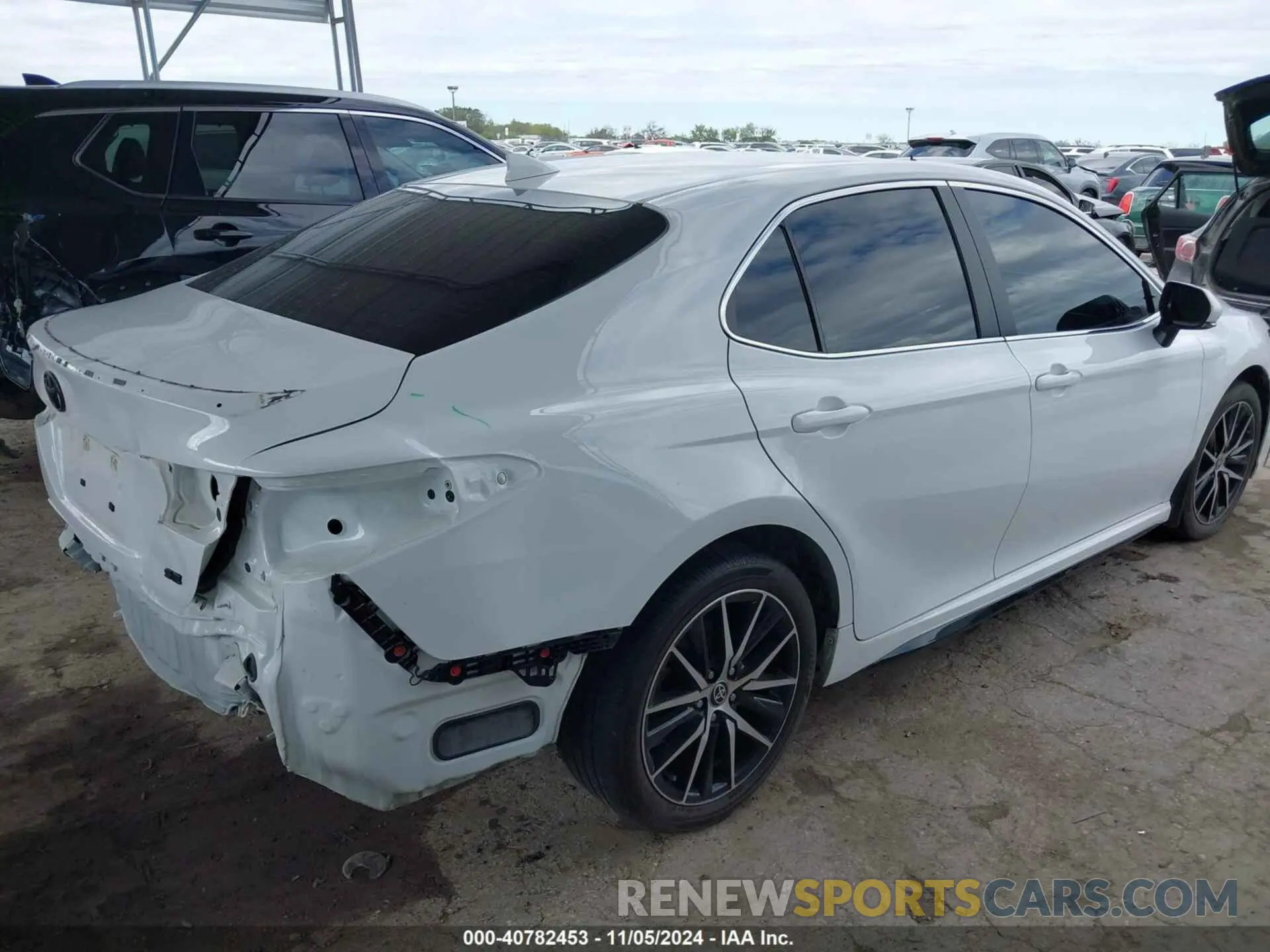 4 Фотография поврежденного автомобиля 4T1G11AK3PU808276 TOYOTA CAMRY 2023