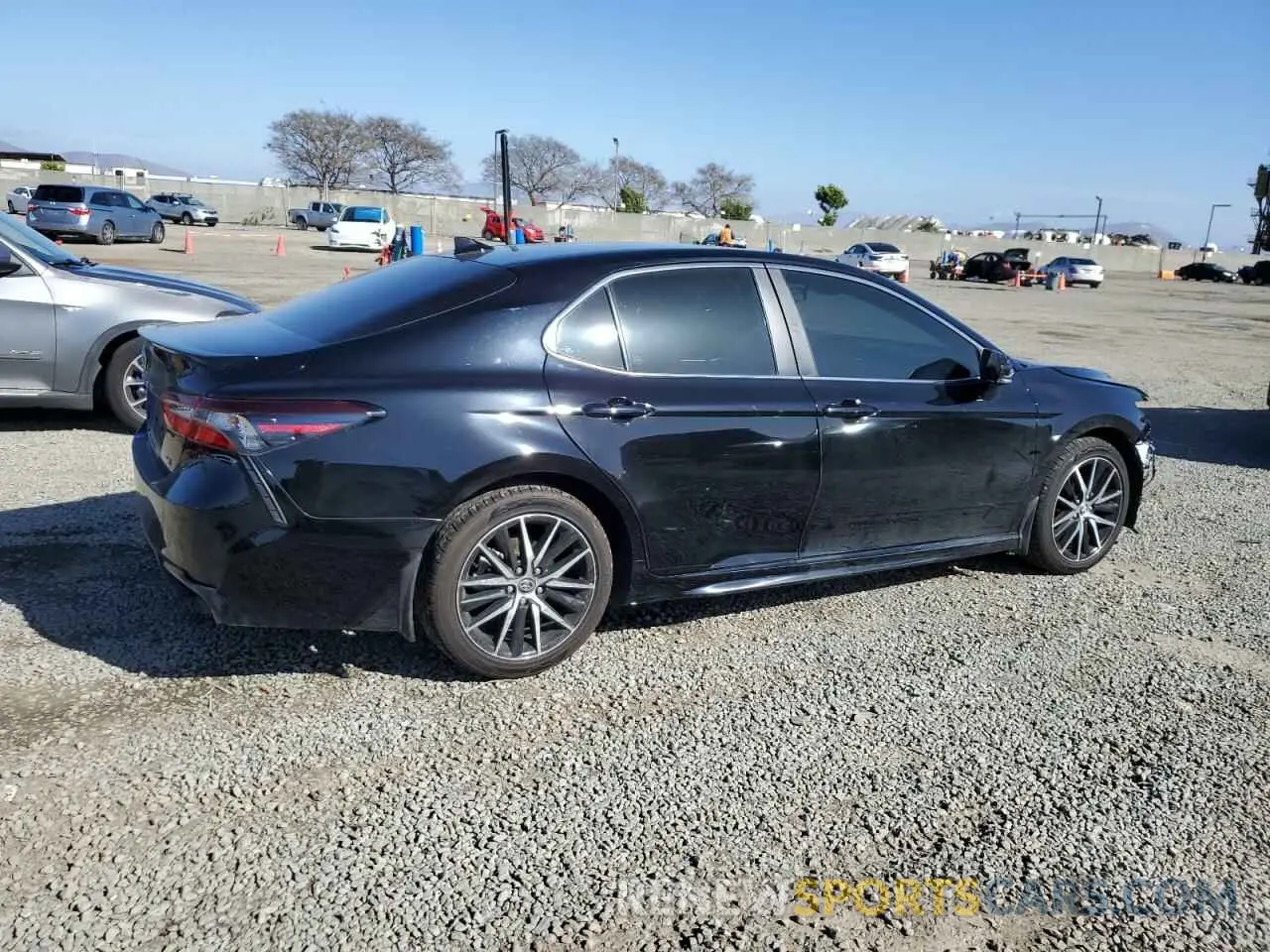 3 Фотография поврежденного автомобиля 4T1G11AK3PU827426 TOYOTA CAMRY 2023