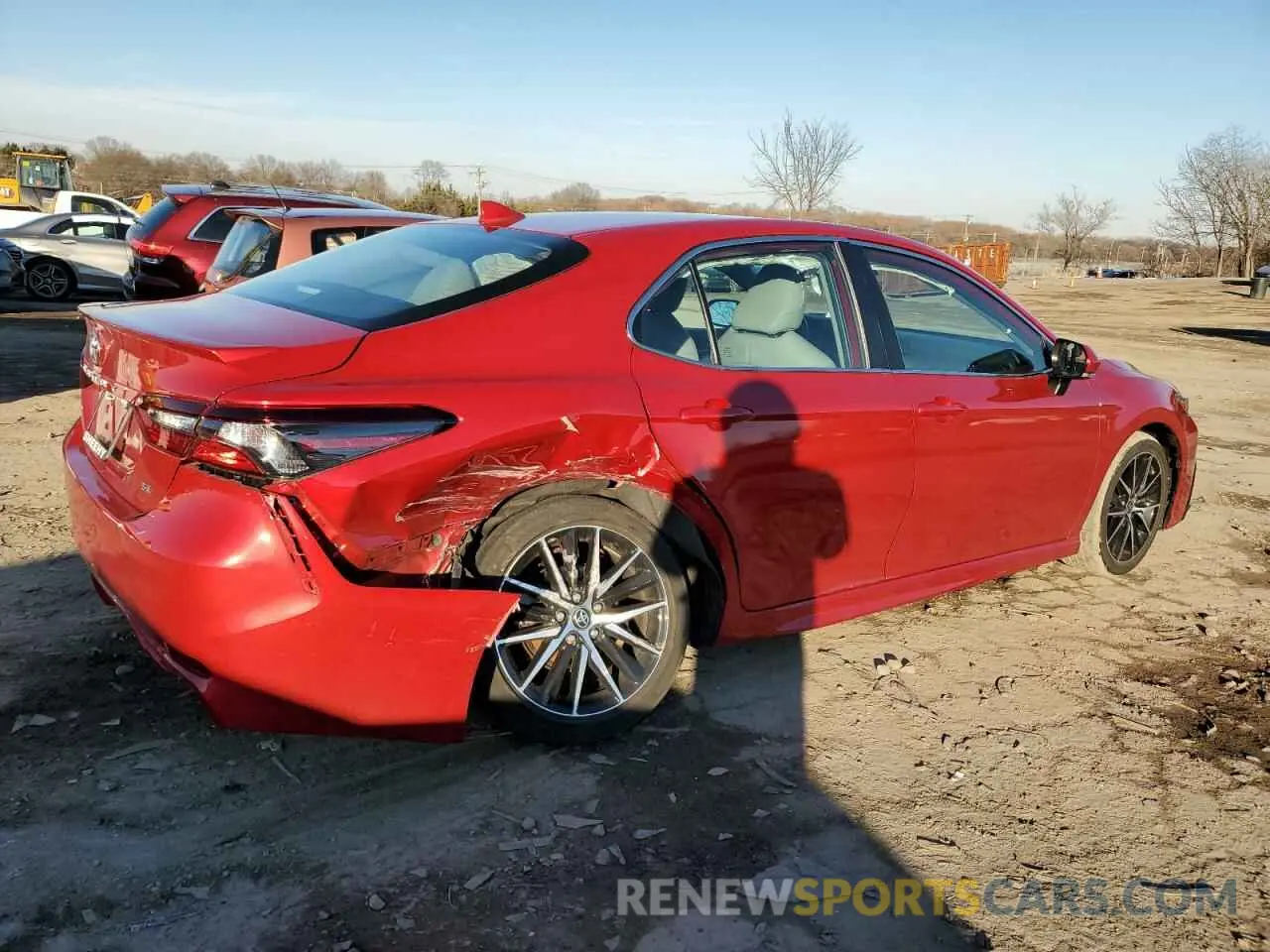 3 Фотография поврежденного автомобиля 4T1G11AK4PU097672 TOYOTA CAMRY 2023