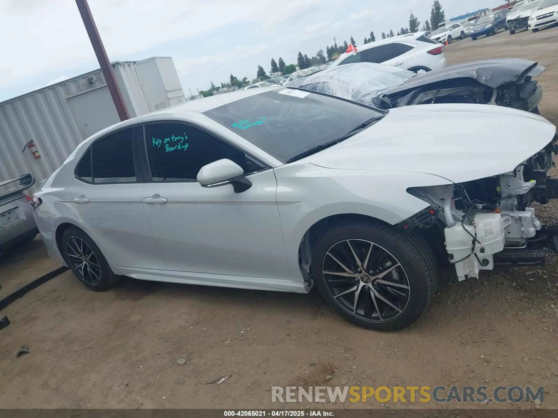 14 Фотография поврежденного автомобиля 4T1G11AK4PU106175 TOYOTA CAMRY 2023