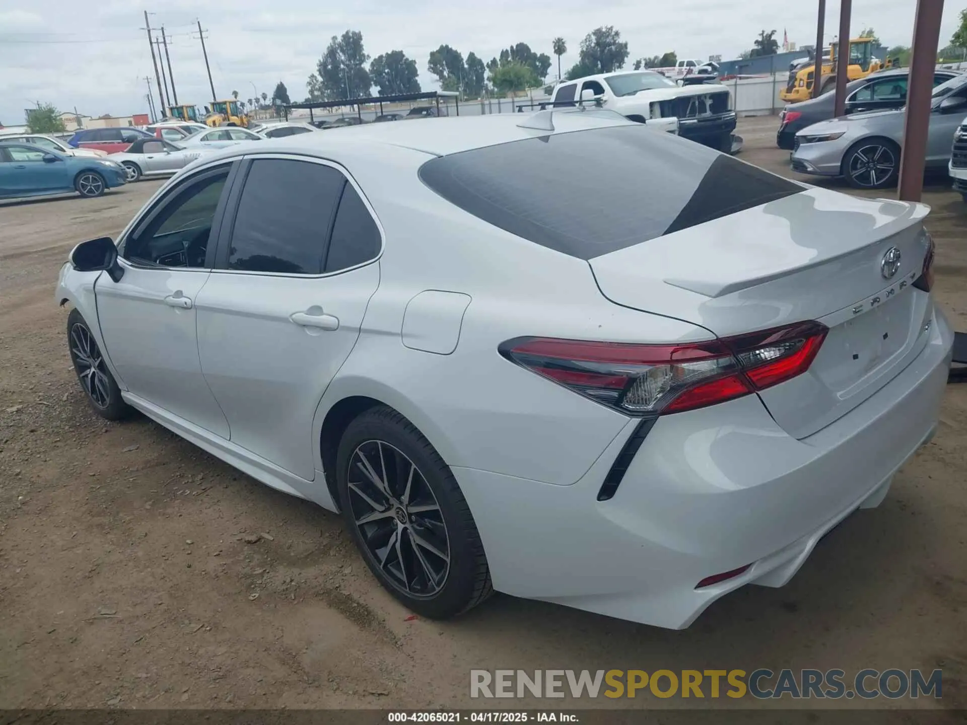 3 Фотография поврежденного автомобиля 4T1G11AK4PU106175 TOYOTA CAMRY 2023