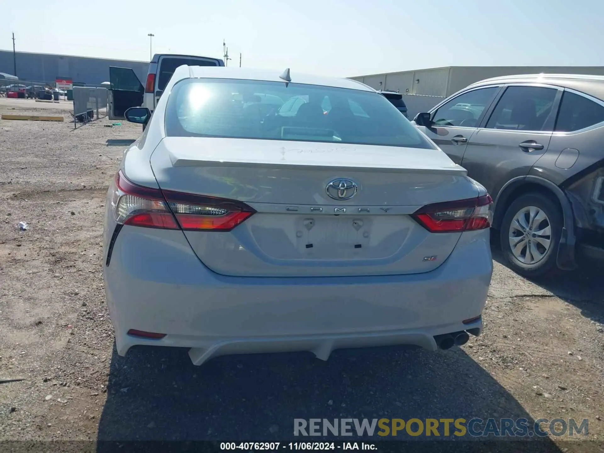16 Фотография поврежденного автомобиля 4T1G11AK4PU186528 TOYOTA CAMRY 2023