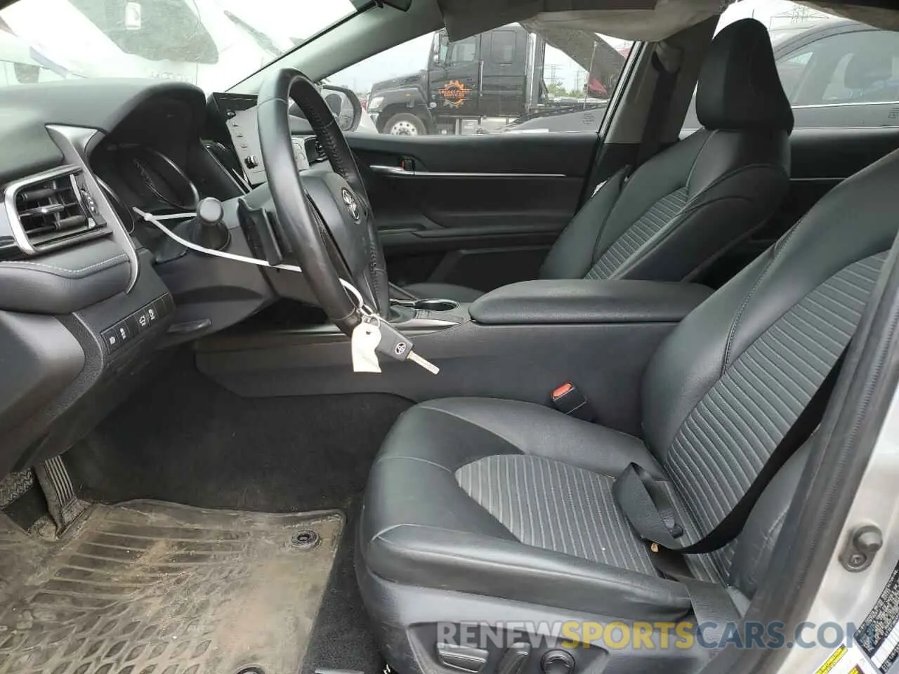 7 Фотография поврежденного автомобиля 4T1G11AK4PU785932 TOYOTA CAMRY 2023