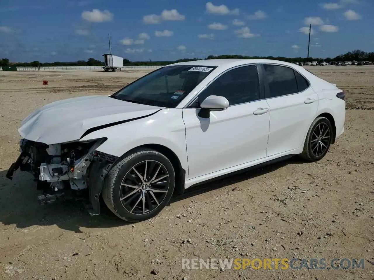 1 Photograph of a damaged car 4T1G11AK5PU735685 TOYOTA CAMRY 2023