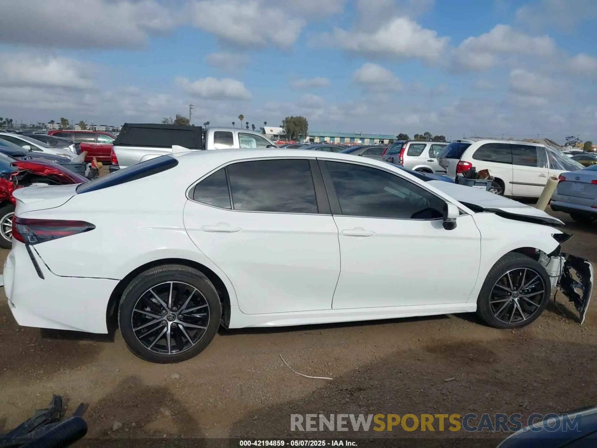 14 Фотография поврежденного автомобиля 4T1G11AK5PU764698 TOYOTA CAMRY 2023