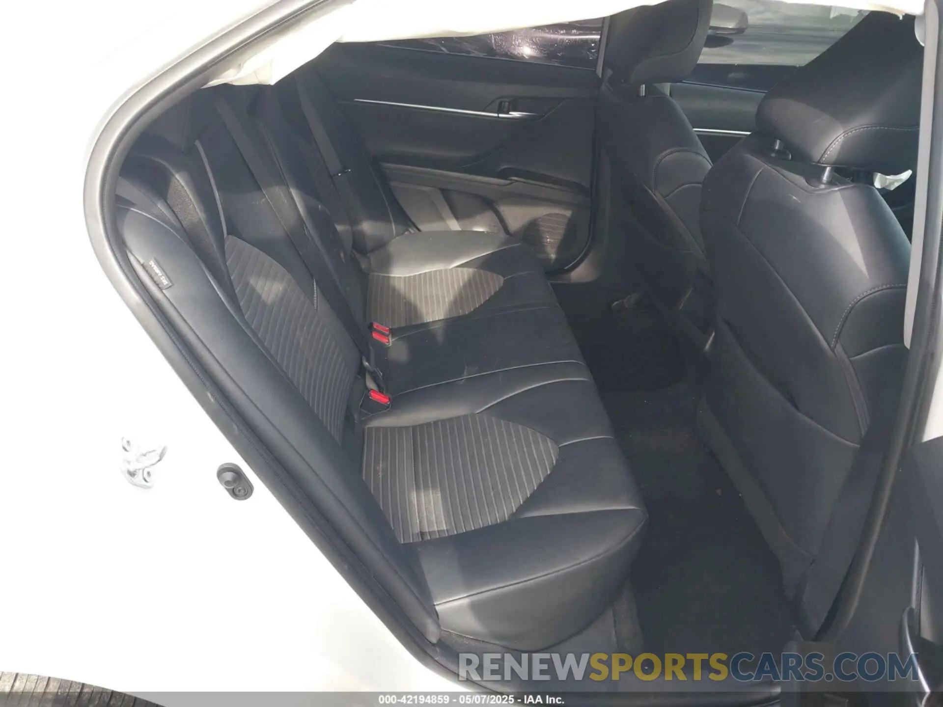 8 Фотография поврежденного автомобиля 4T1G11AK5PU764698 TOYOTA CAMRY 2023