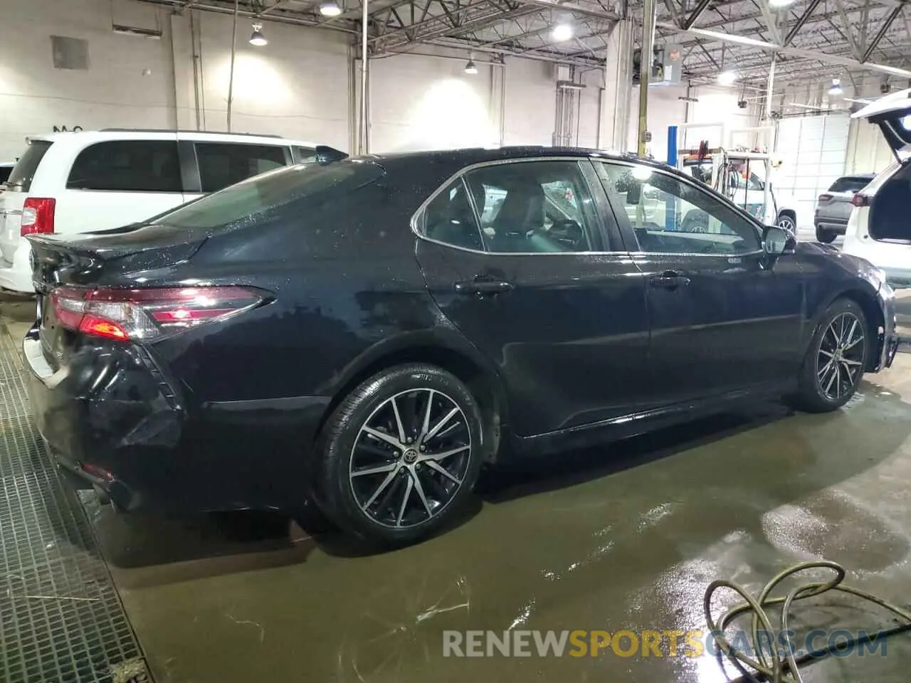 3 Фотография поврежденного автомобиля 4T1G11AK5PU771313 TOYOTA CAMRY 2023