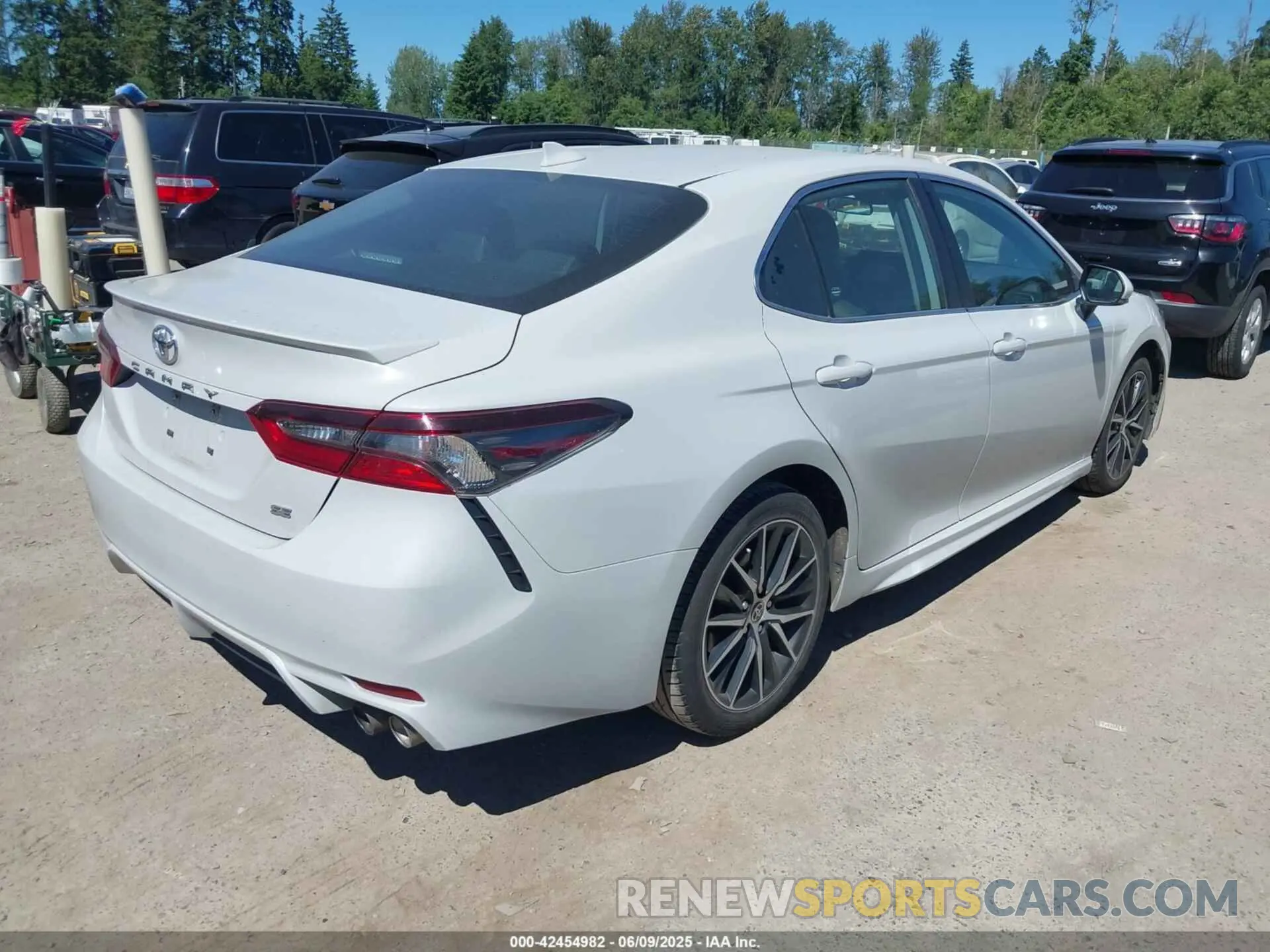 4 Photograph of a damaged car 4T1G11AK6PU129375 TOYOTA CAMRY 2023