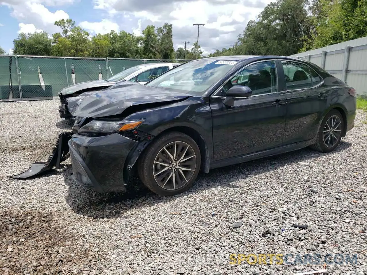 1 Фотография поврежденного автомобиля 4T1G11AK6PU144927 TOYOTA CAMRY 2023