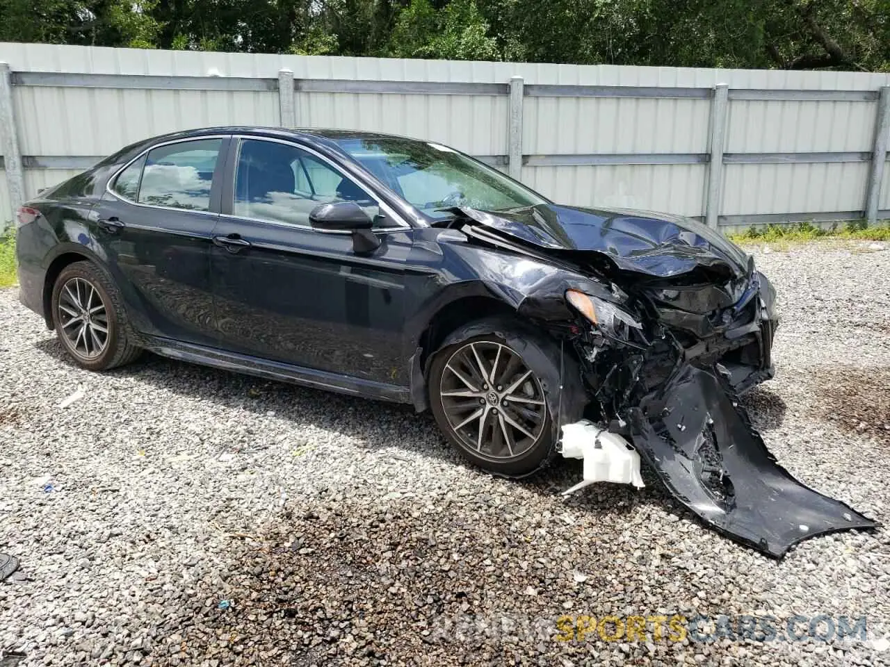 4 Фотография поврежденного автомобиля 4T1G11AK6PU144927 TOYOTA CAMRY 2023