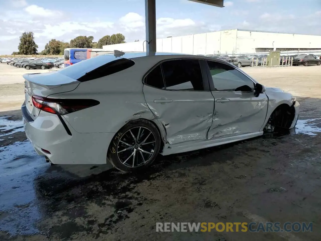 3 Фотография поврежденного автомобиля 4T1G11AK6PU171822 TOYOTA CAMRY 2023