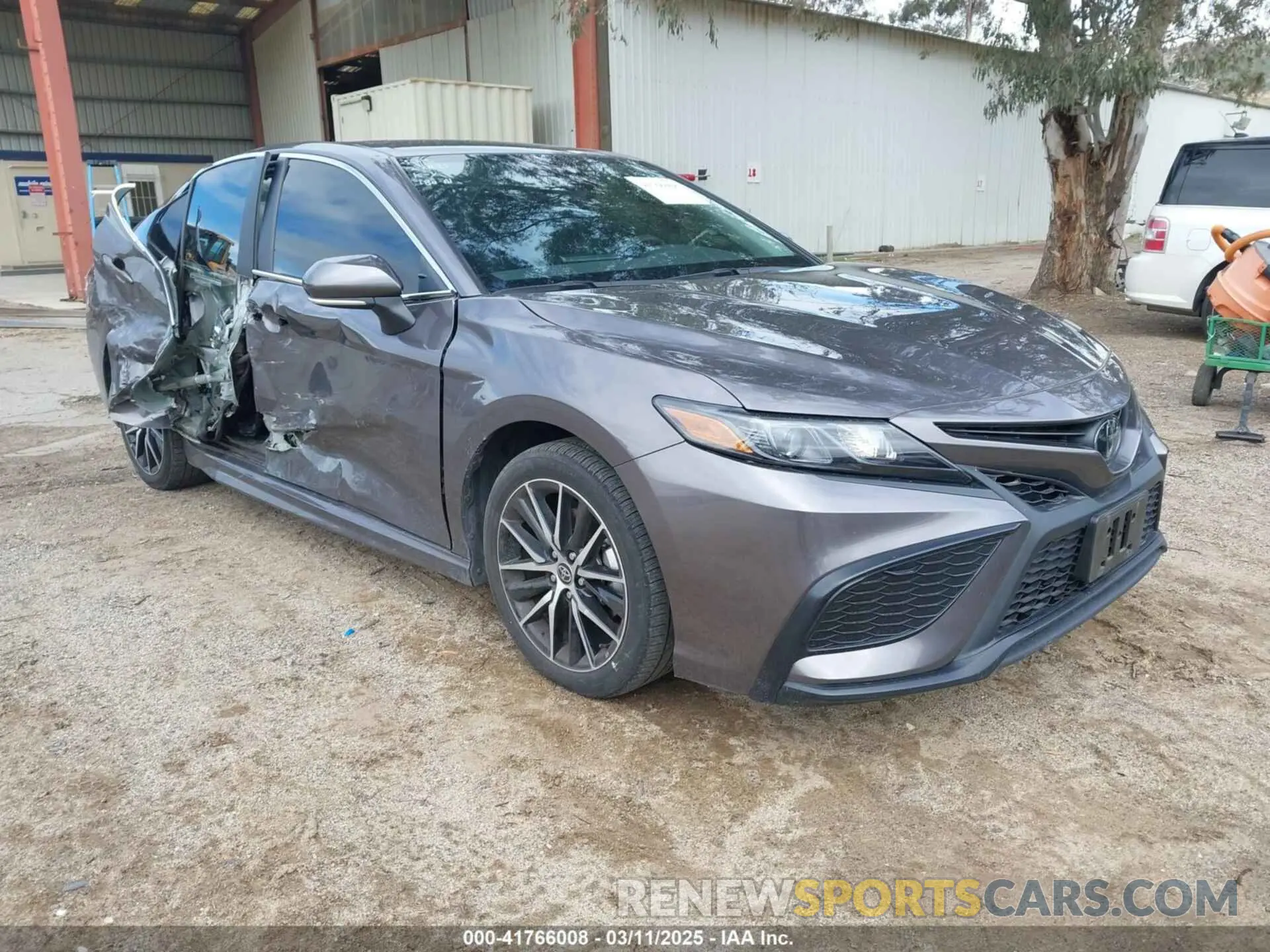1 Фотография поврежденного автомобиля 4T1G11AK6PU761681 TOYOTA CAMRY 2023