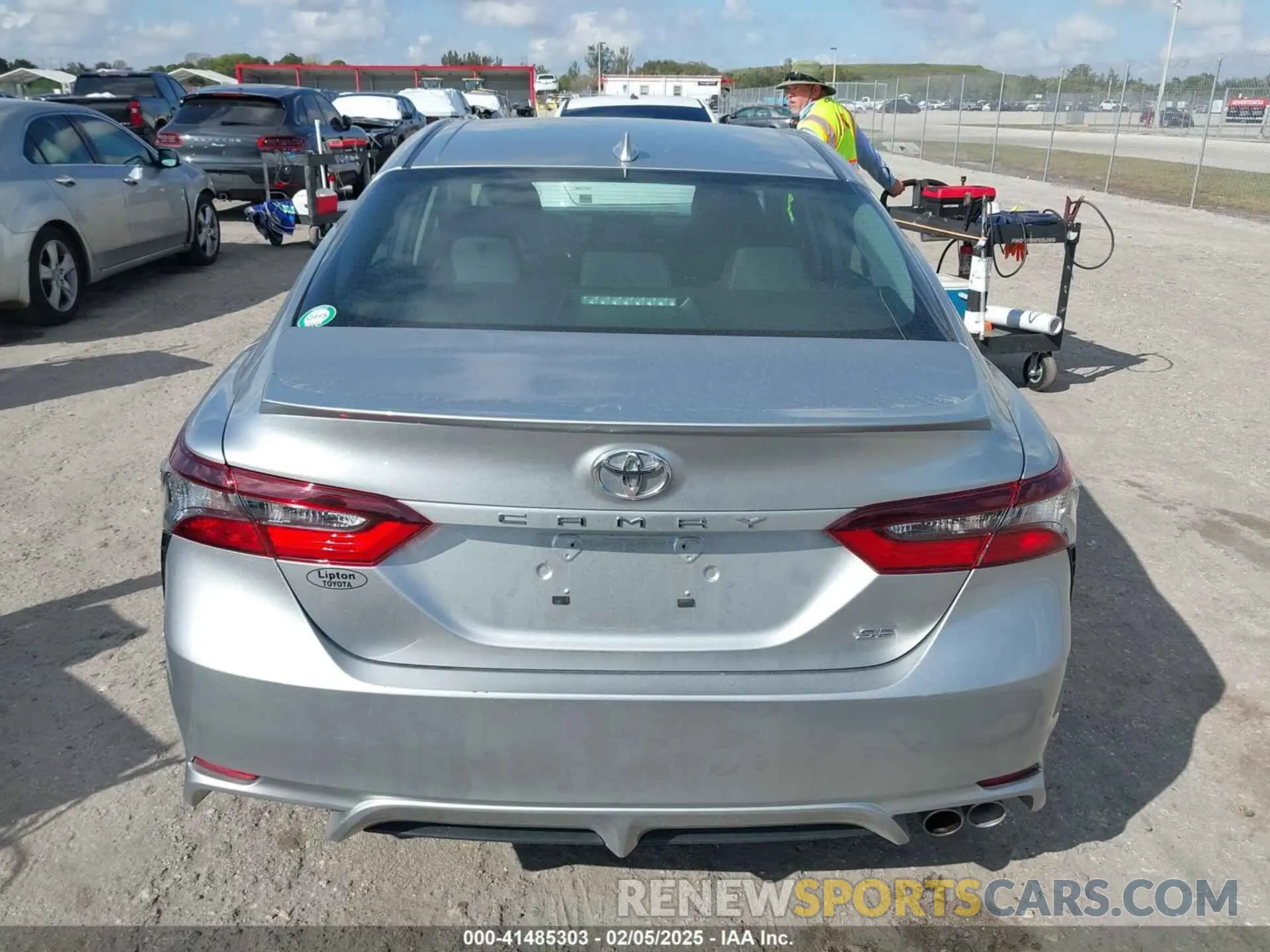 17 Фотография поврежденного автомобиля 4T1G11AK6PU768436 TOYOTA CAMRY 2023