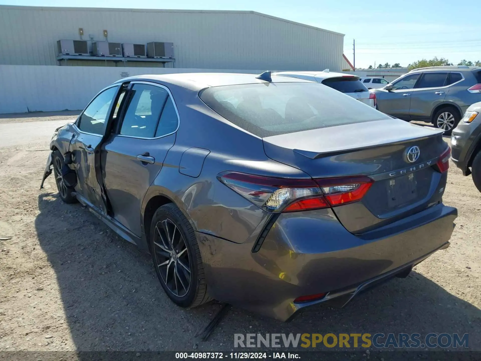 3 Фотография поврежденного автомобиля 4T1G11AK7PU756196 TOYOTA CAMRY 2023
