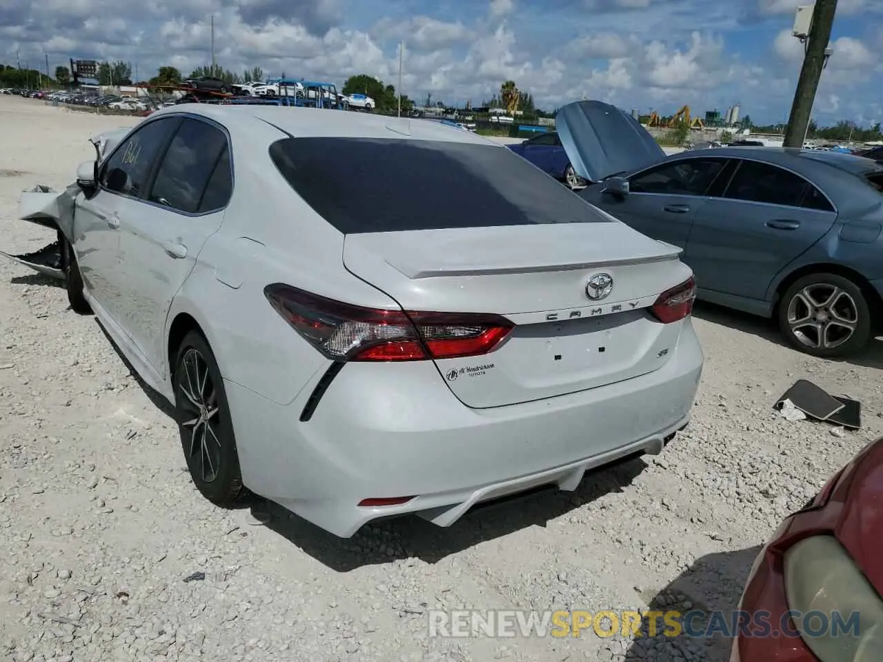 3 Фотография поврежденного автомобиля 4T1G11AK8PU083452 TOYOTA CAMRY 2023