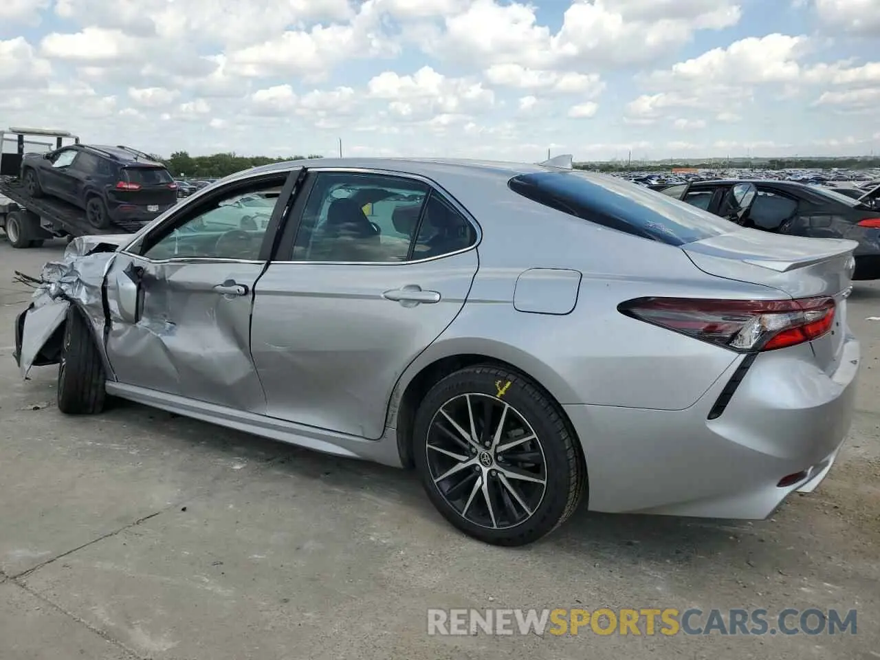 2 Фотография поврежденного автомобиля 4T1G11AK8PU729556 TOYOTA CAMRY 2023